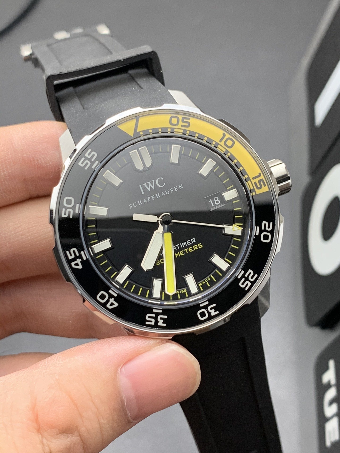 AQUATIMER 2000 BLACK YELLOW RUBBER STRAP