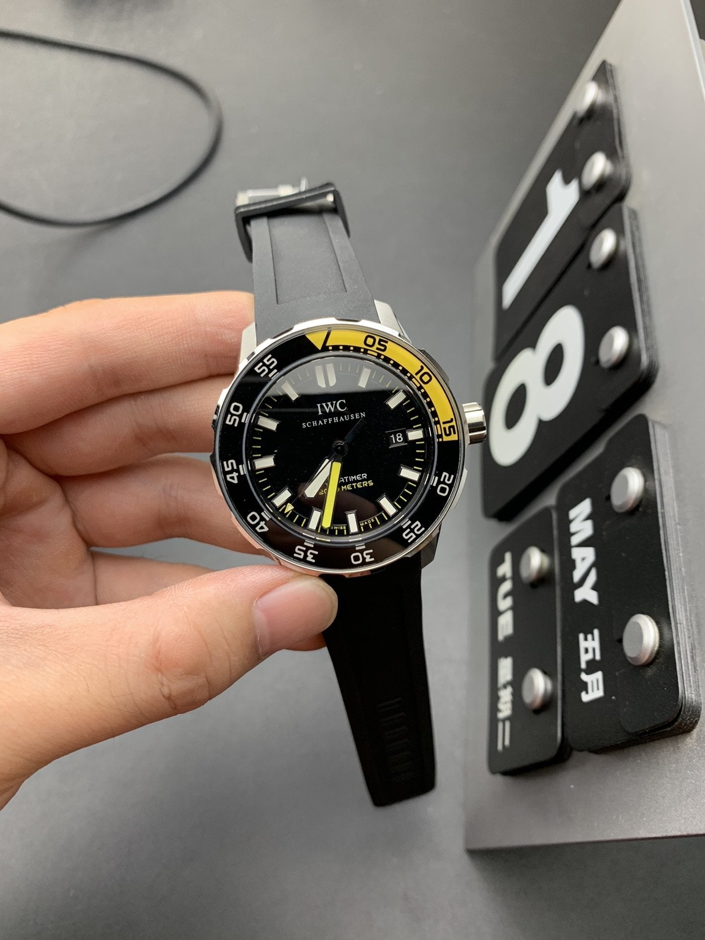 AQUATIMER 2000 BLACK YELLOW RUBBER STRAP