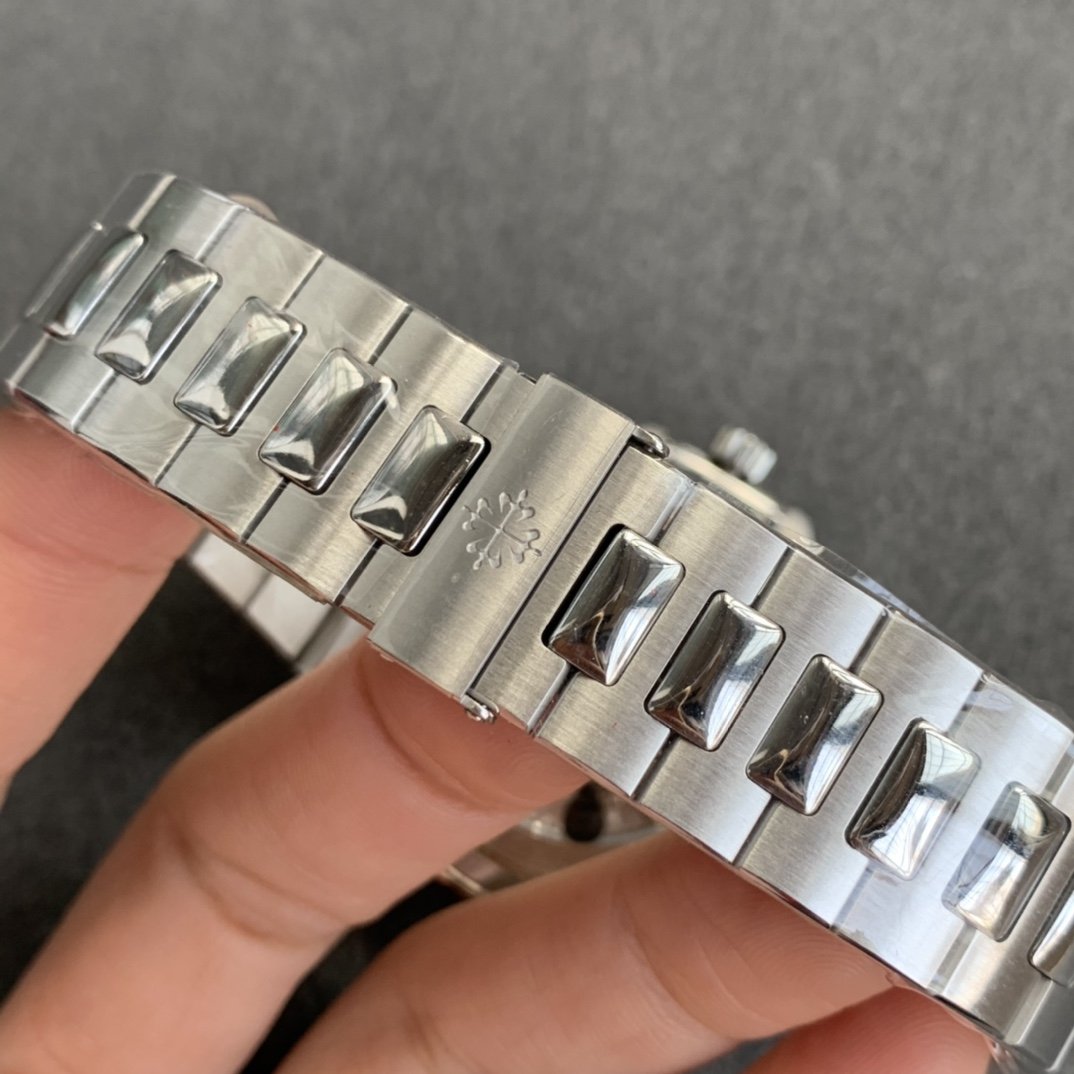 PATEK ANNUAL CALENDAR MOONPHASE BLACK DIAL