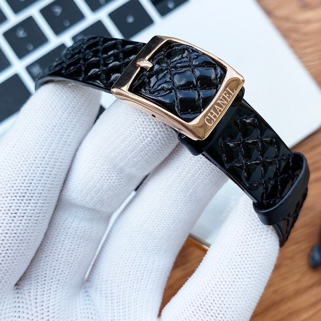 BOY-FRIEND QUARTZ SECOND TIME DIAMOND BEZEL LEATHER STRAP