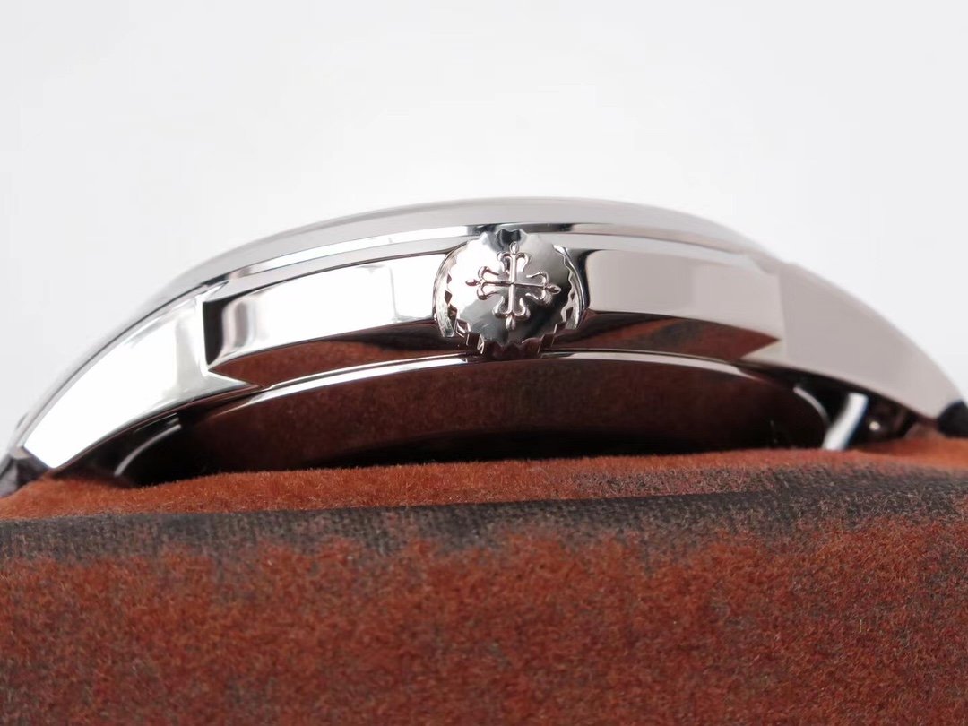 PATEK GRAND COMPLICATION PERPETUAL CALENDAR 5320G-001