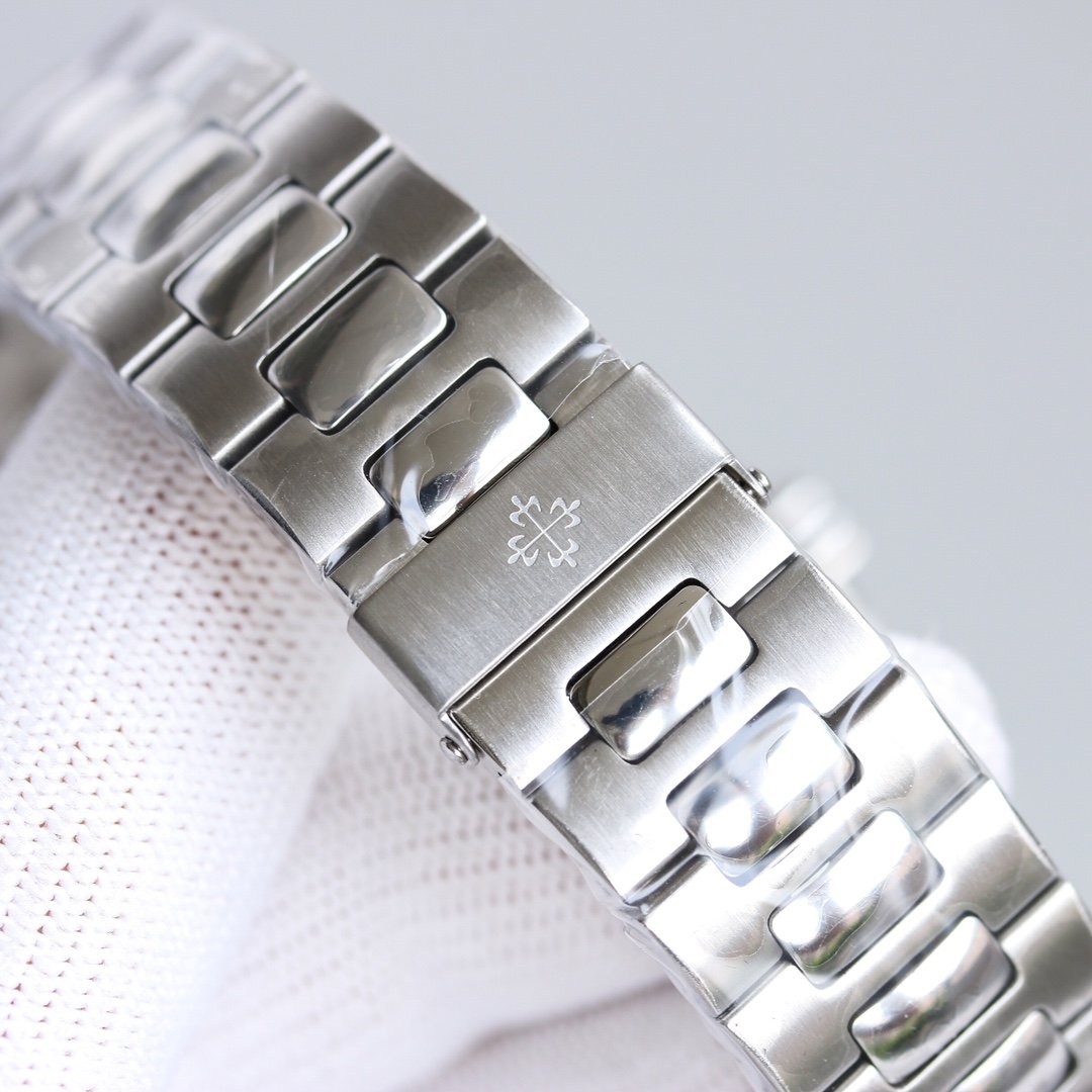 PATEK NAUTILUS 5711 STEEL CASE