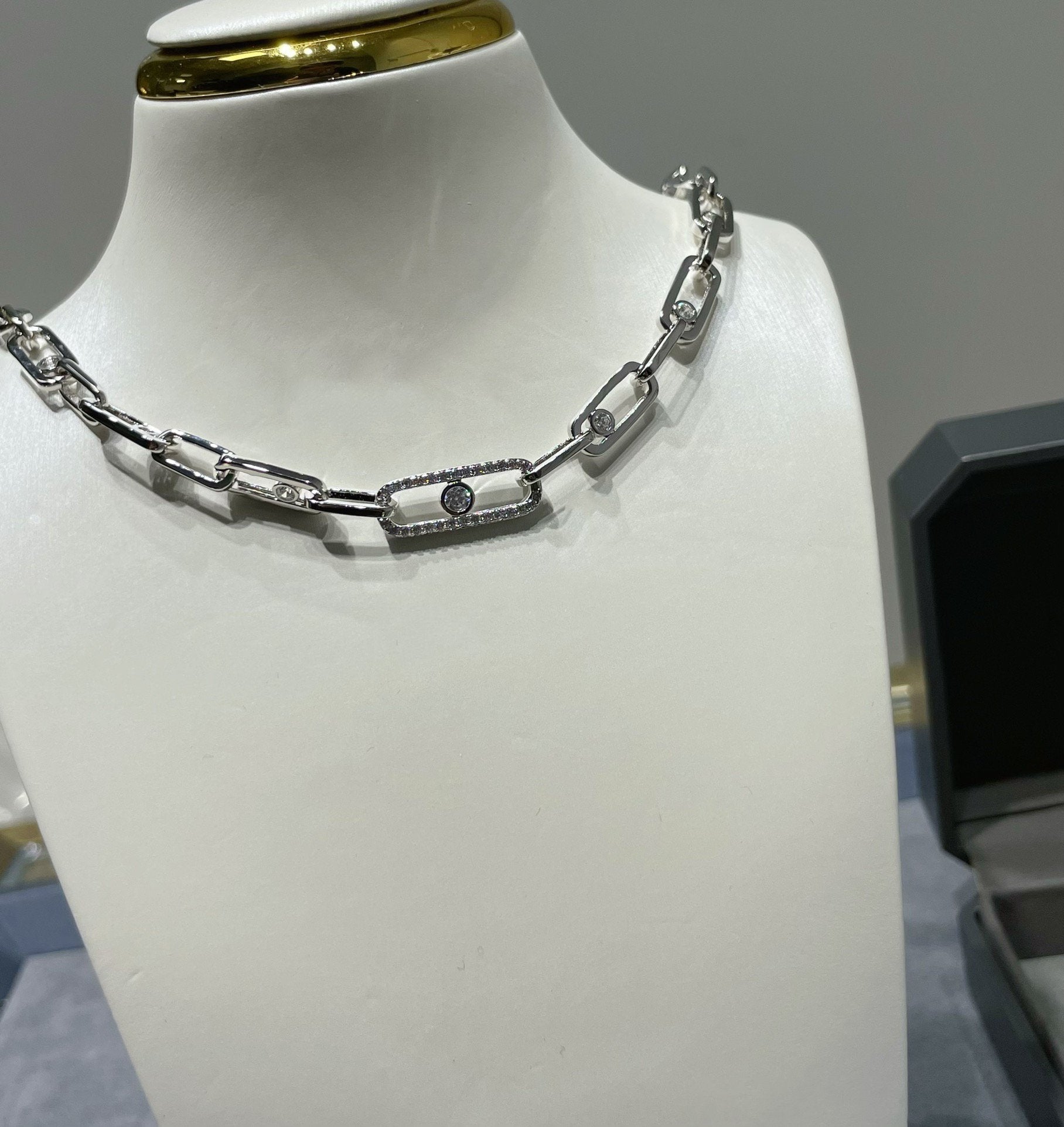 MOVE LINK DIAMOND NECKLACE