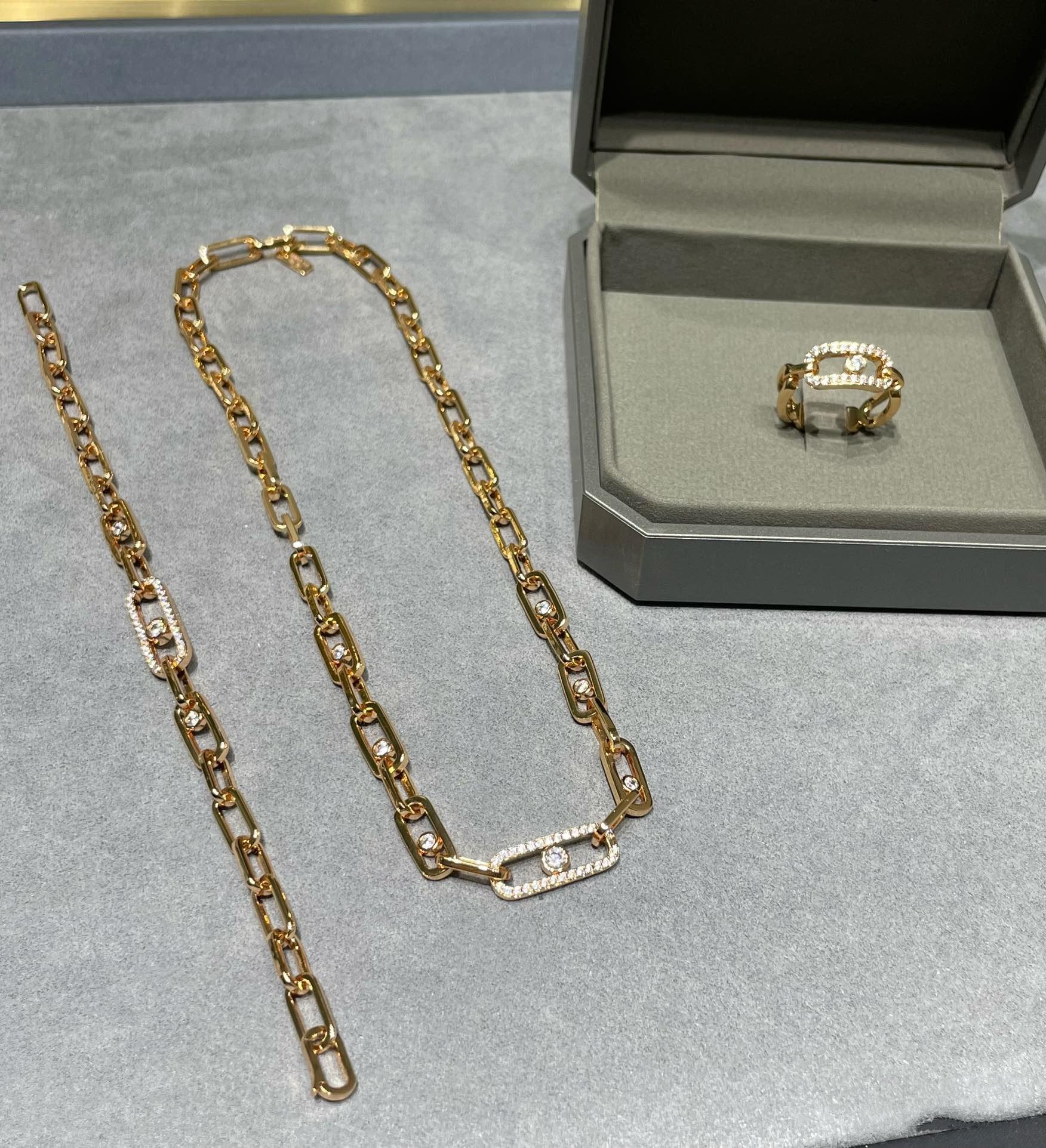 MOVE LINK DIAMOND NECKLACE