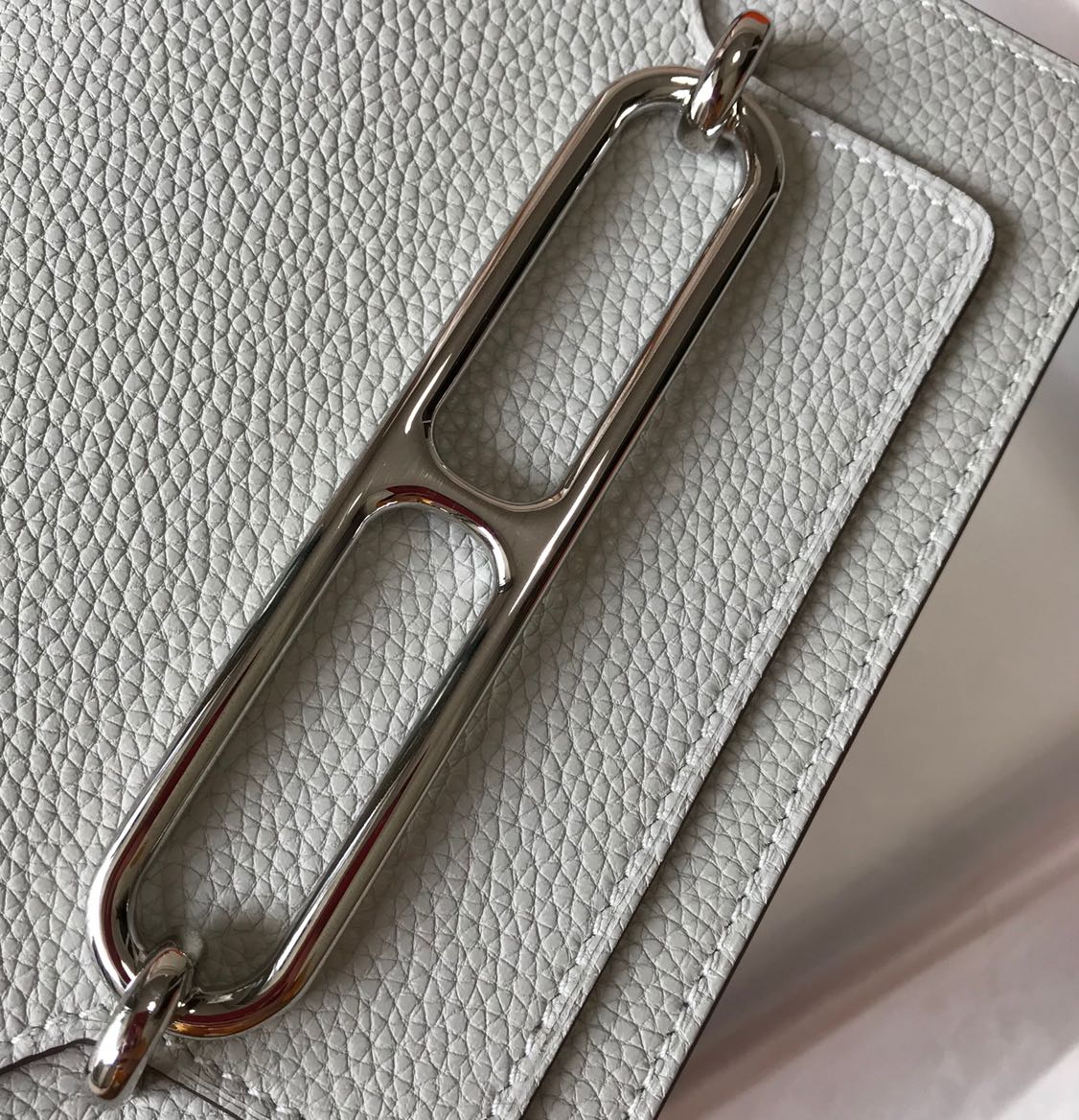 HM SAC ROULIS 18 WHITE TOGO LEATHER