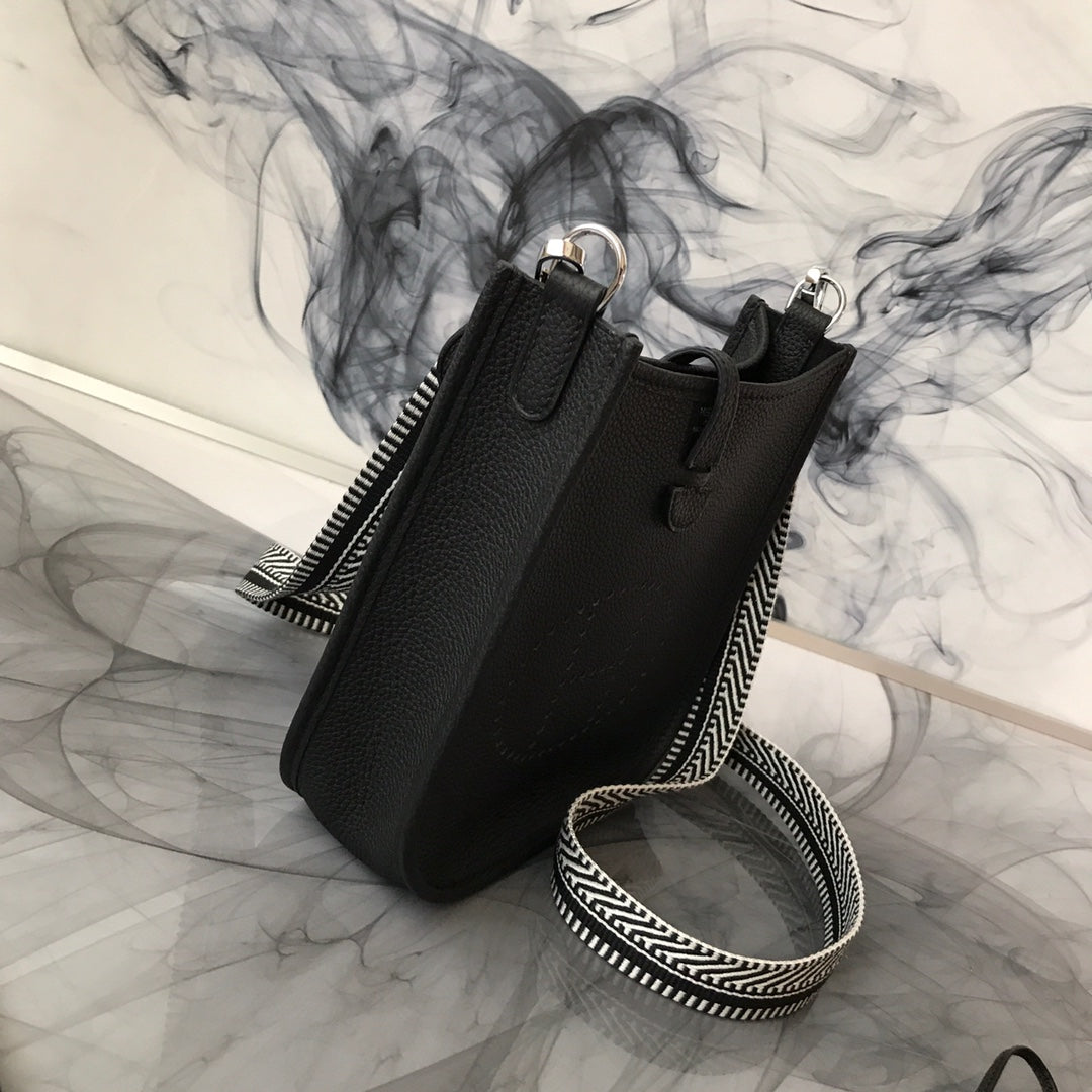 HM EVELYNE MINI 18 BLACK TOGO