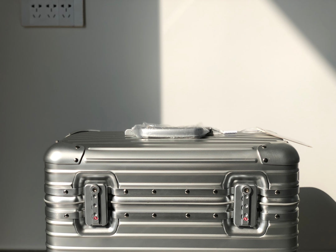 Rimowa 2025 Travel Suitcase Silver Aluminum 273821