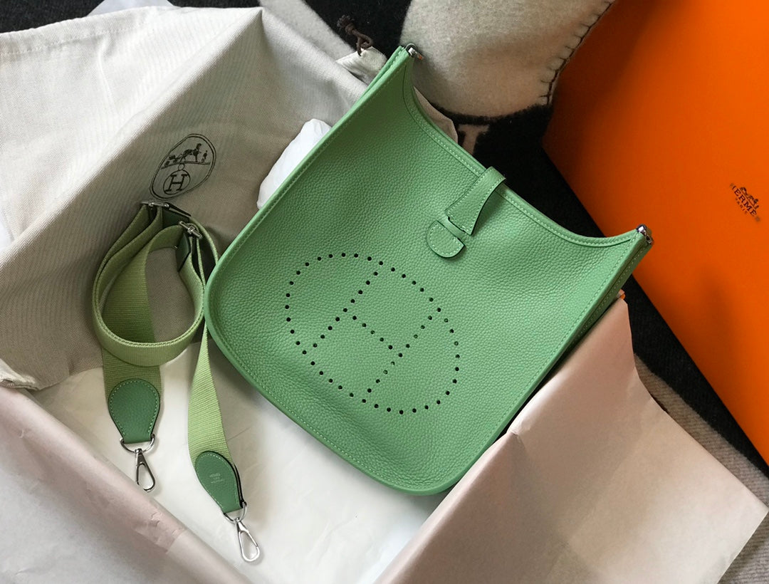 Evelyne 29cm Green Togo Shw