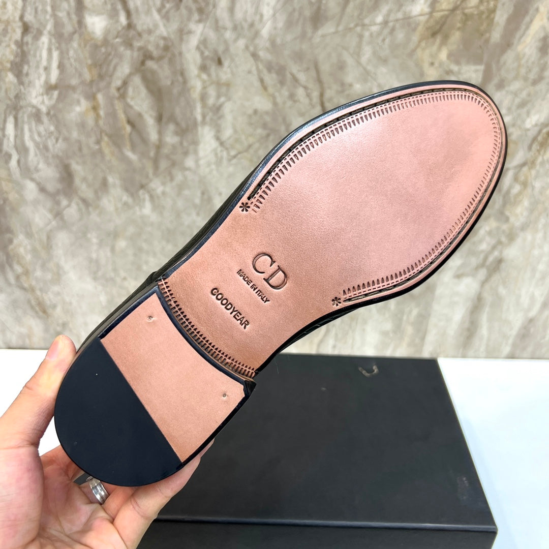 CD CROCODILE MOTIF BASIC OXFORD JUNIPER CALFSKIN