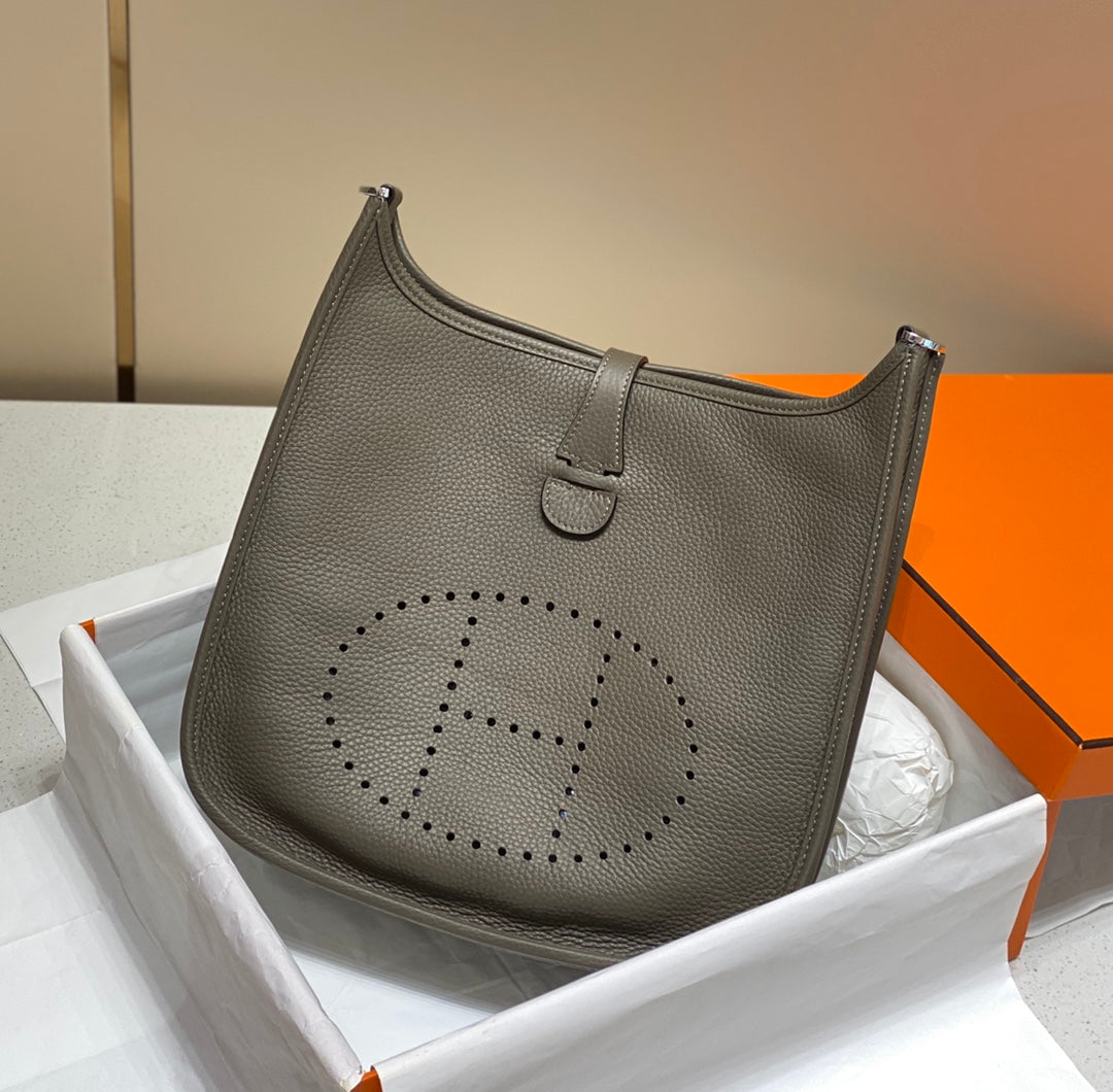 Evelyne 29cm Dark Brown Togo Shw