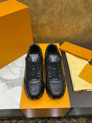LV RUN AWAY BLACK