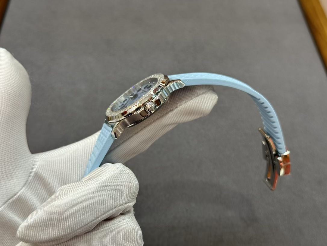 PATEK Aquanaut 35.6mm Silver White Dial