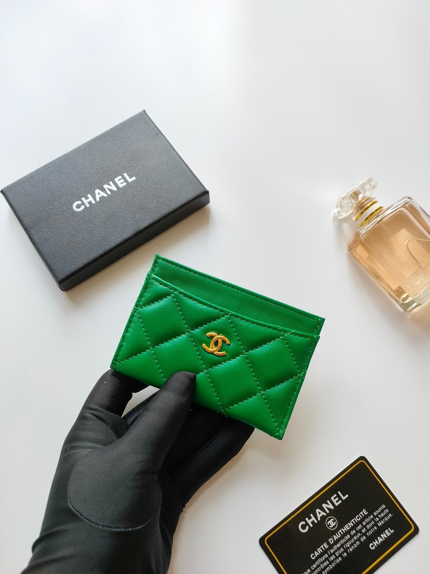 CC CARD HOLDER 11.2 GREEN CALFSKIN GOLD ICON
