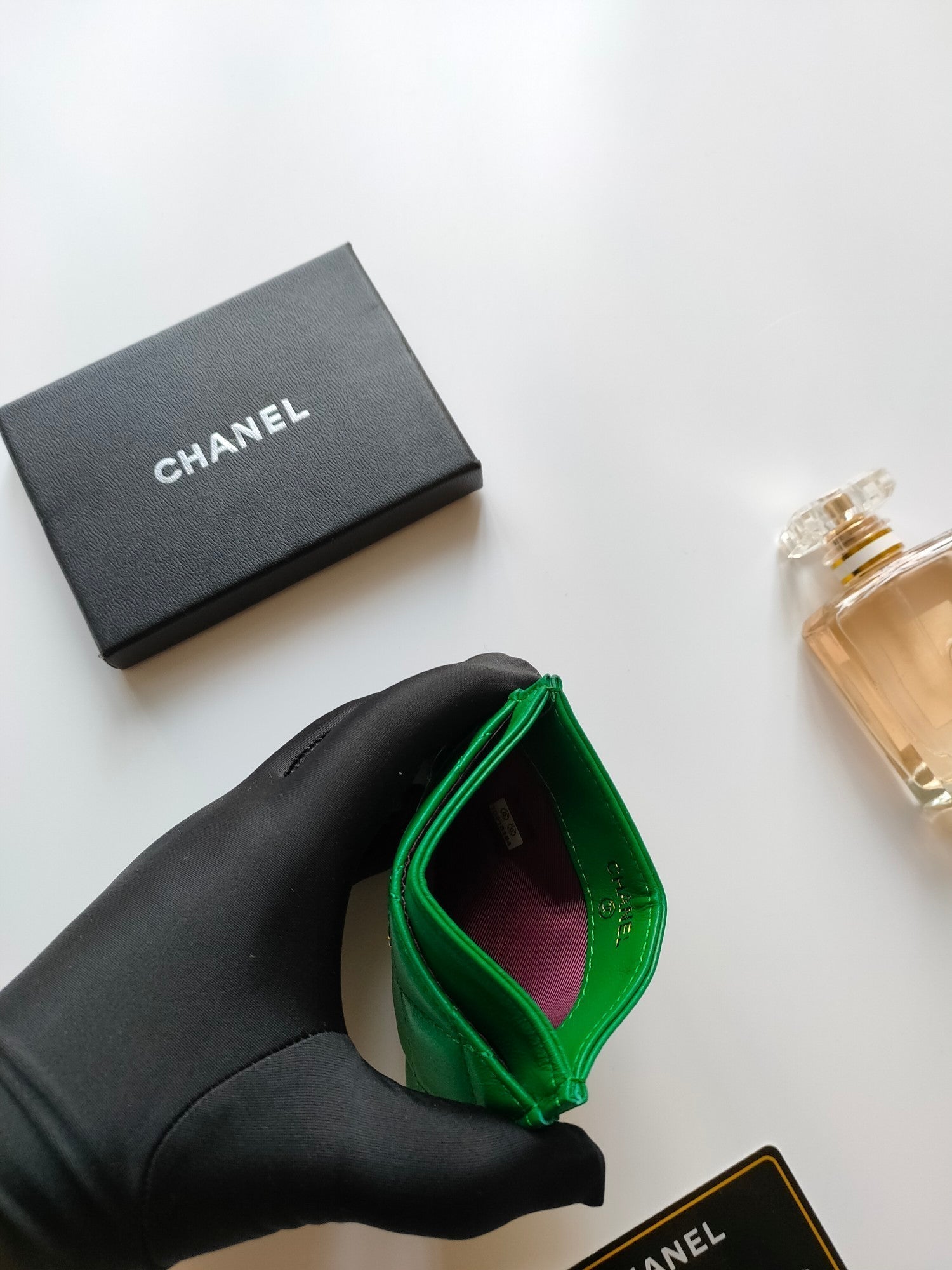 CC CARD HOLDER 11.2 GREEN CALFSKIN GOLD ICON