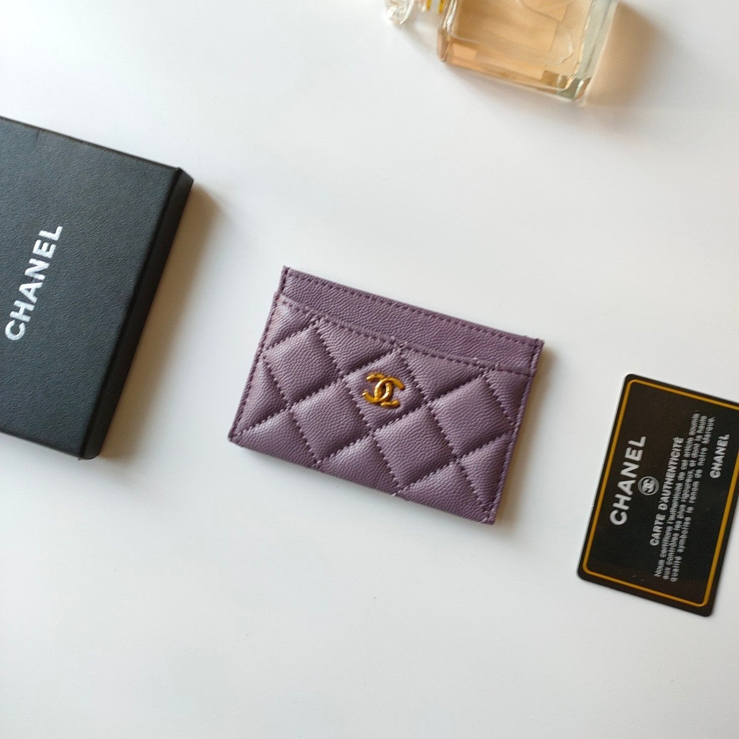 CC CARD HOLDER 11.2 MAUVE GRAINED CALFSKIN GOLD ICON