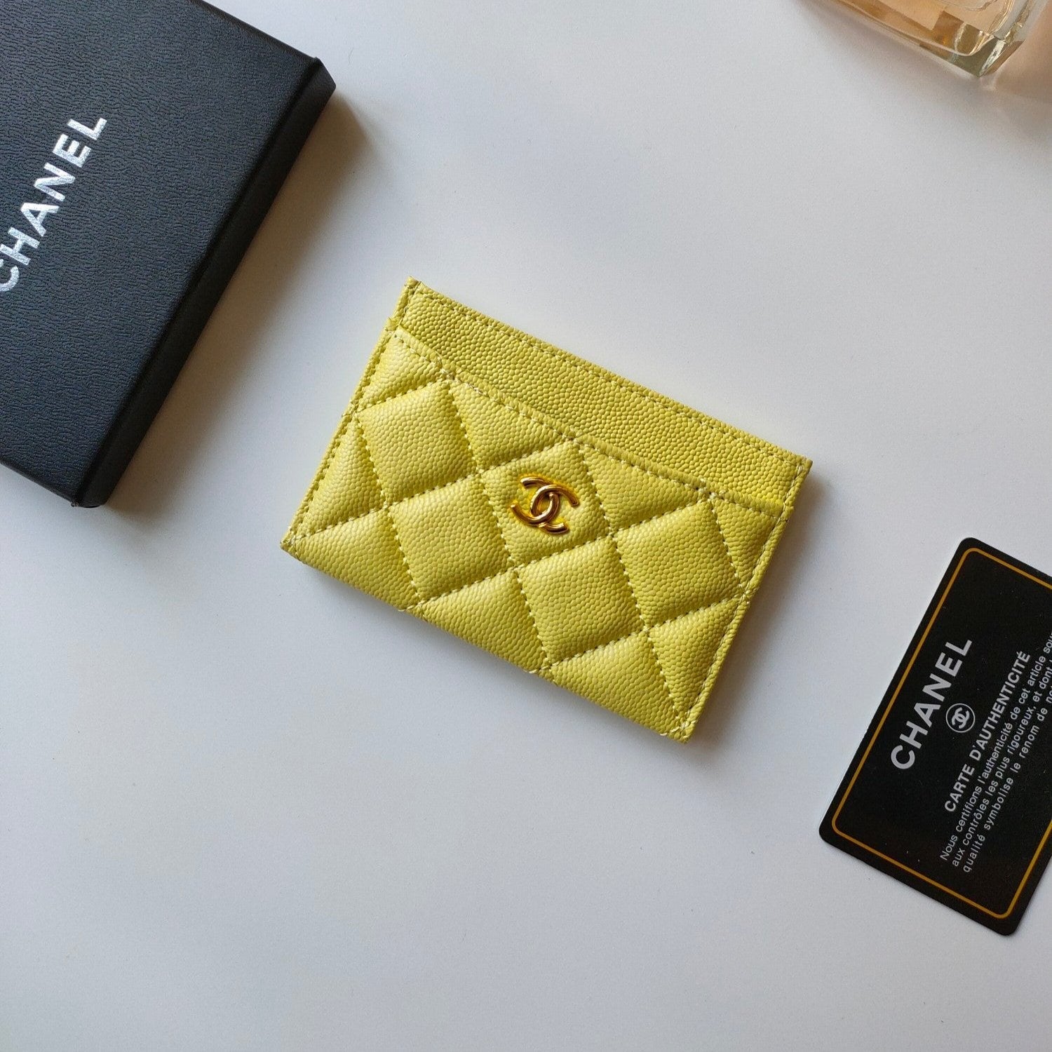 CC CARD HOLDER 11.2 LEMON GRAINED CALFSKIN GOLD ICON