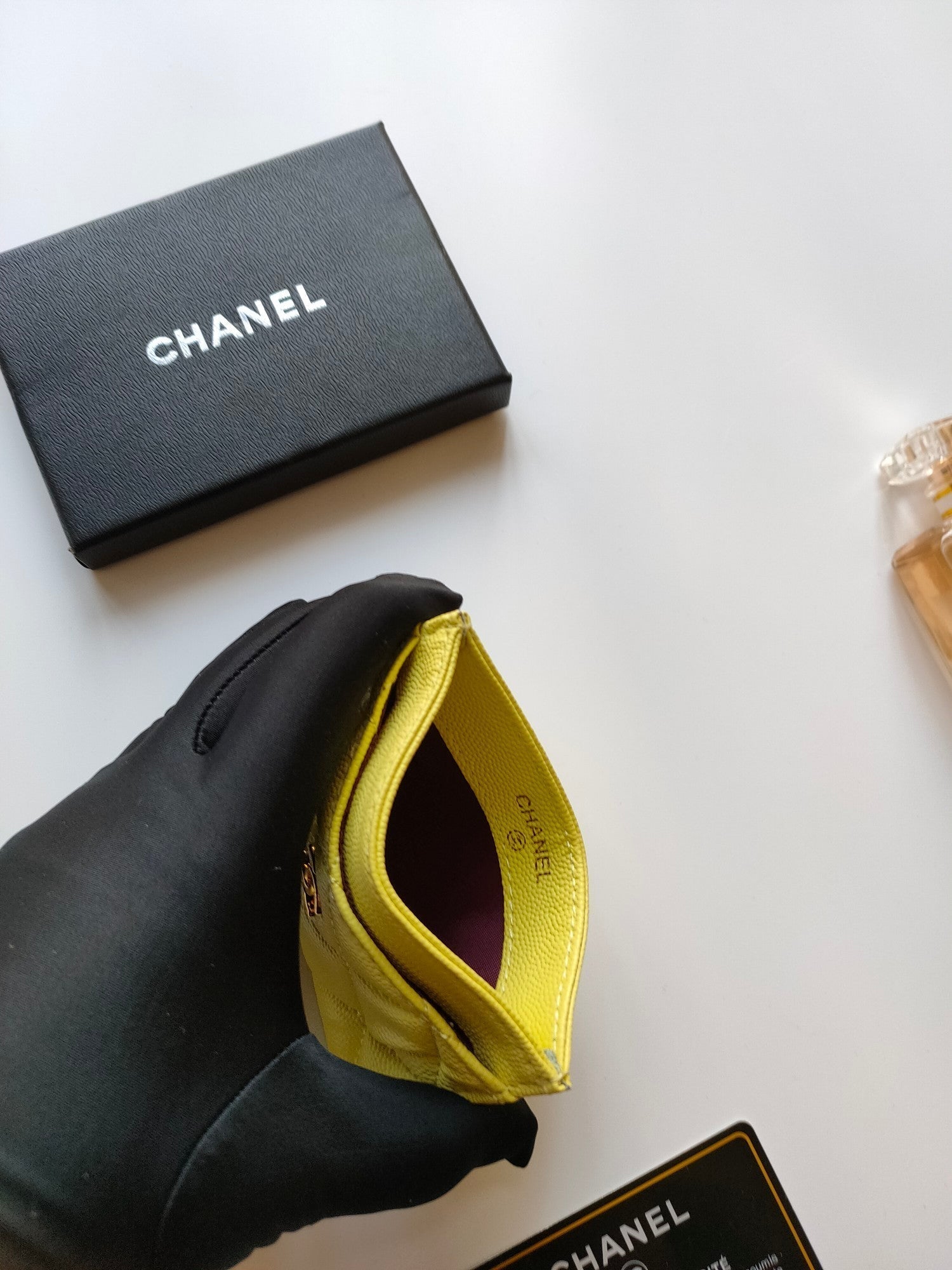 CC CARD HOLDER 11.2 LEMON GRAINED CALFSKIN GOLD ICON