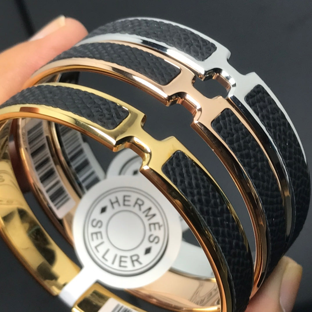 H Pig Nose Black Bracelet