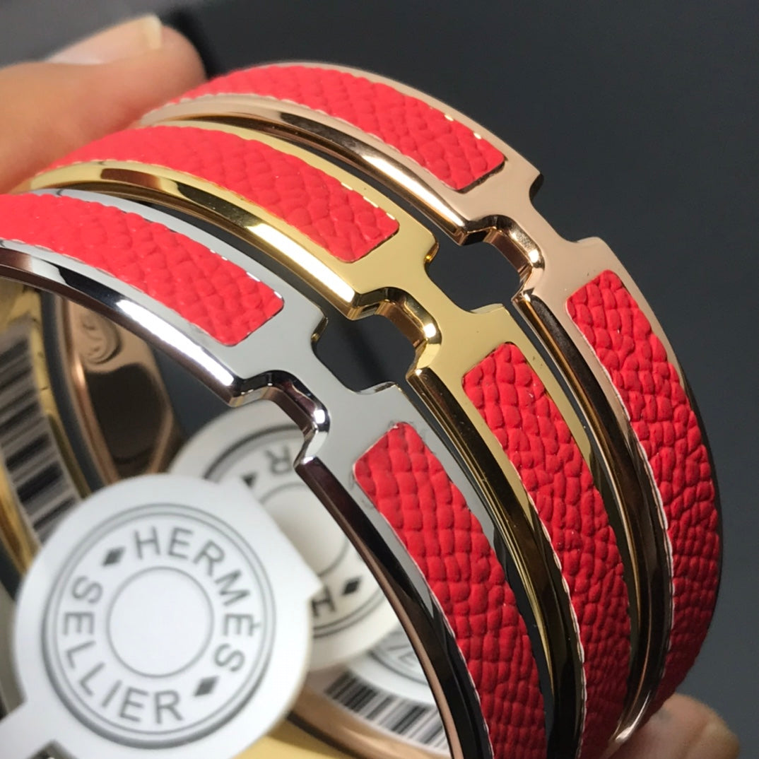 H Pig Nose Red Bracelet