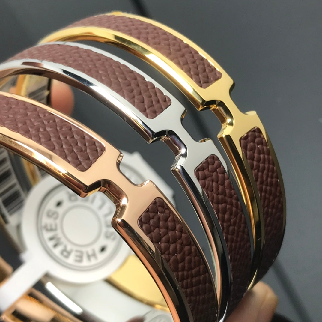 H Pig Nose Brown Bracelet