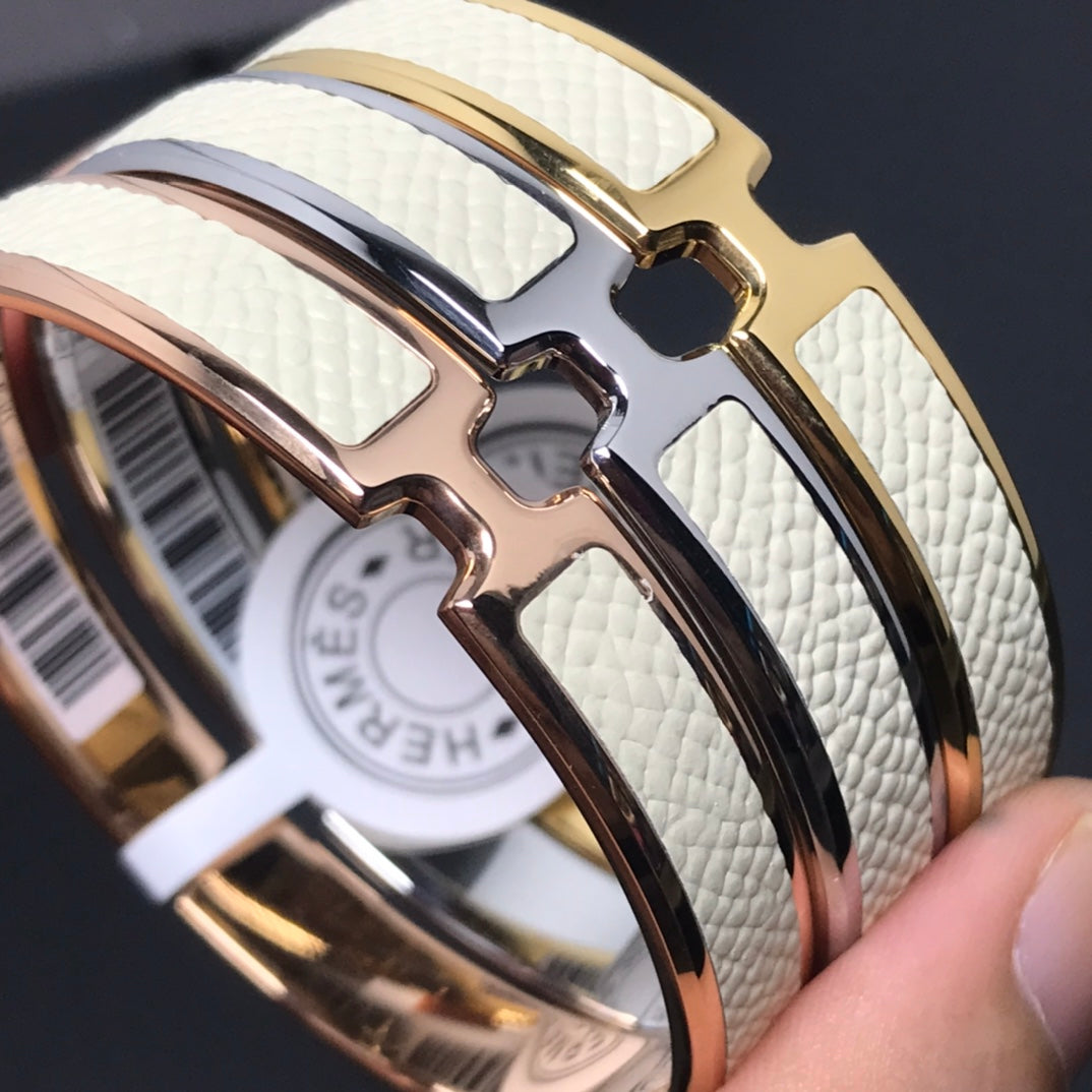 H Pig Nose White Bracelet