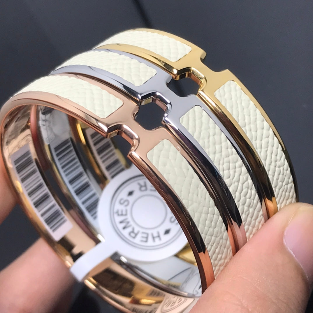 H Pig Nose White Bracelet