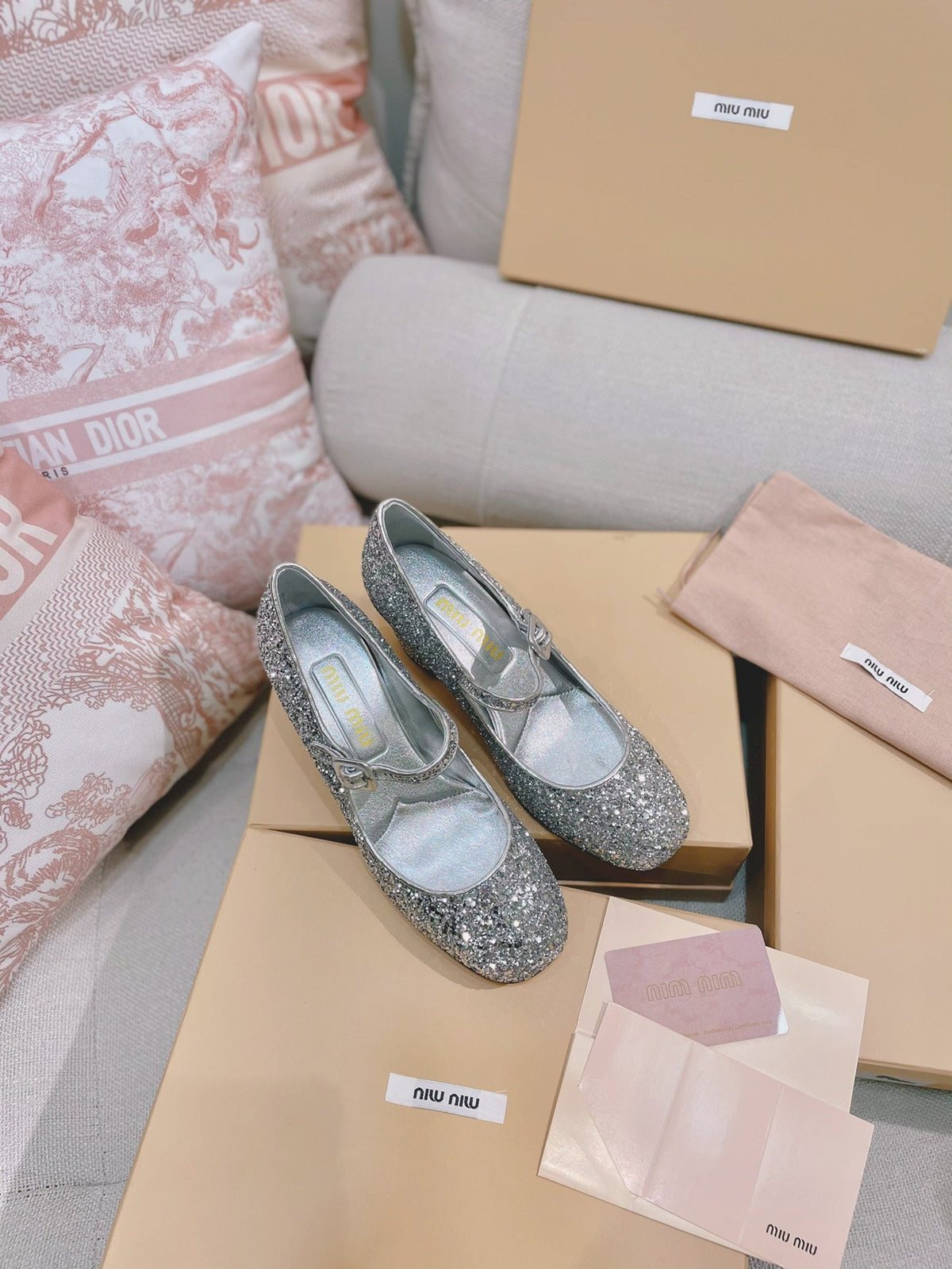 Miu Miu 2026 Round-Toe Pumps 65mm Patent Leather Glitter 155501
