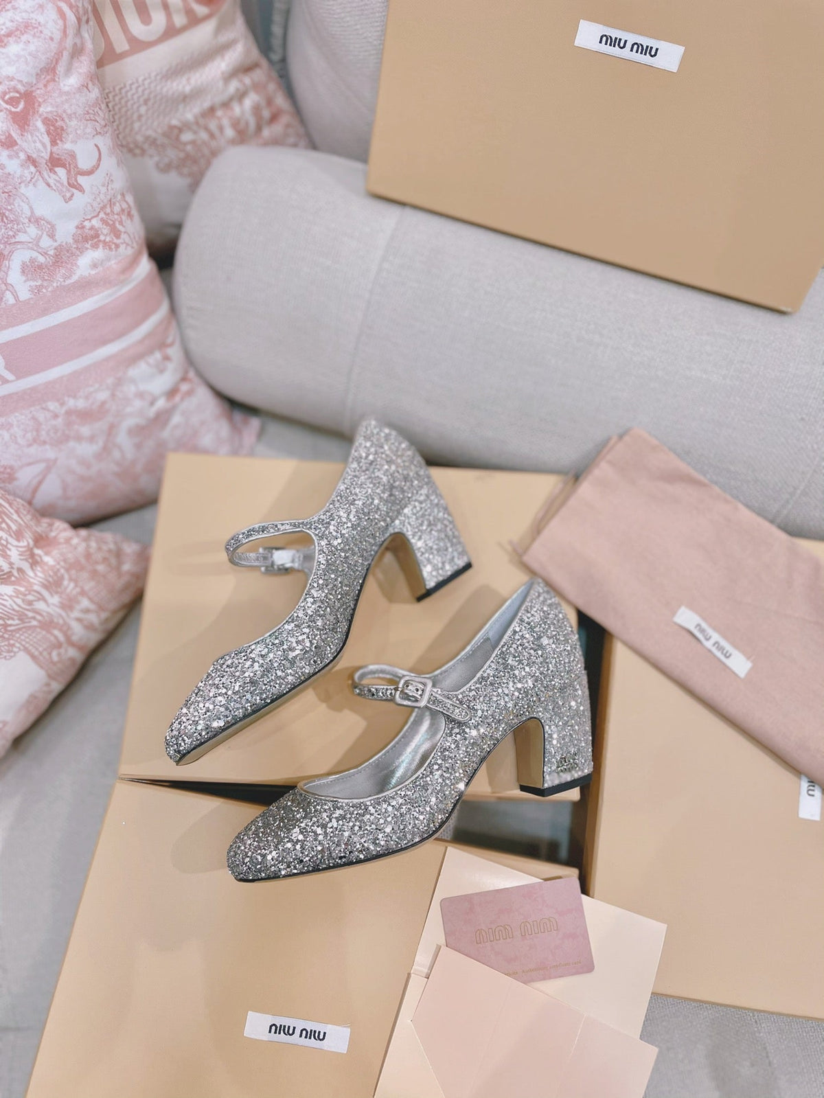 Miu Miu 2026 Round-Toe Pumps 65mm Patent Leather Glitter 155501
