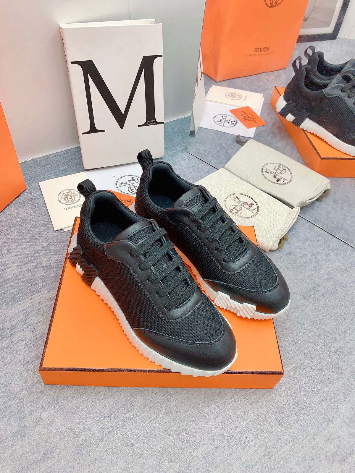 HM Bouncing Sneaker In Black Mesh Fabric 106451