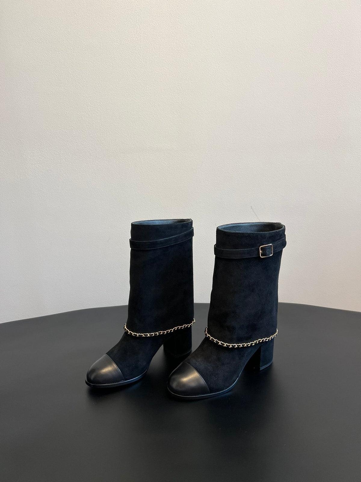 CC Short Boots Black With Chain Suede And Cowhide 944963