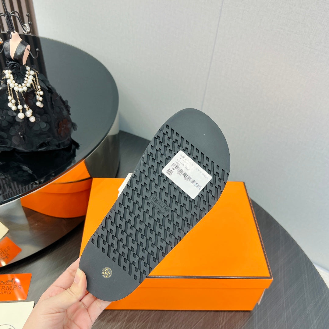 Hermes 2026 Chypre Sandal Ponyhair With Studded Details Black White Cowhide 674993