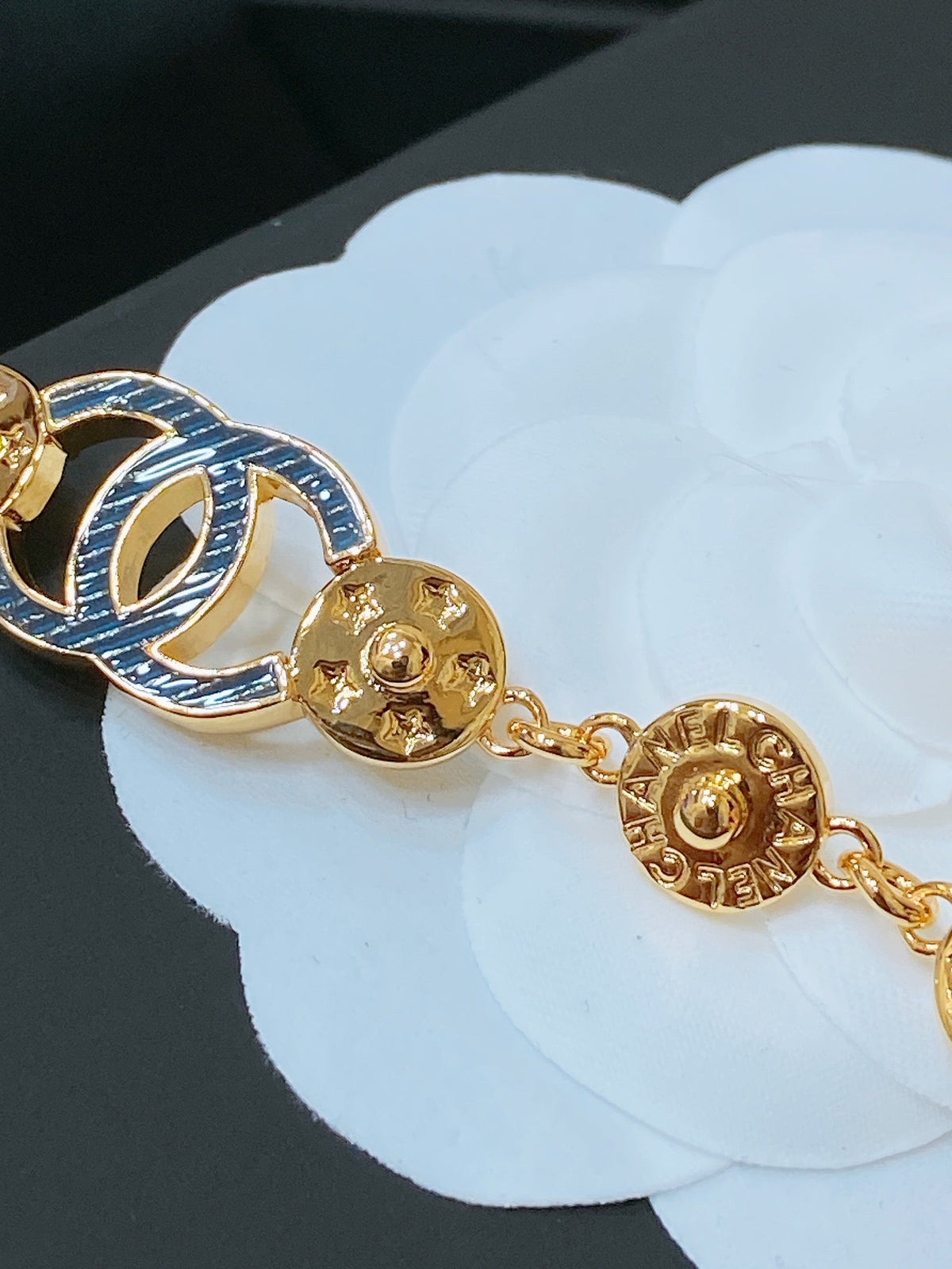 Chanel 2026 CC Medallion Chain Belt Gold