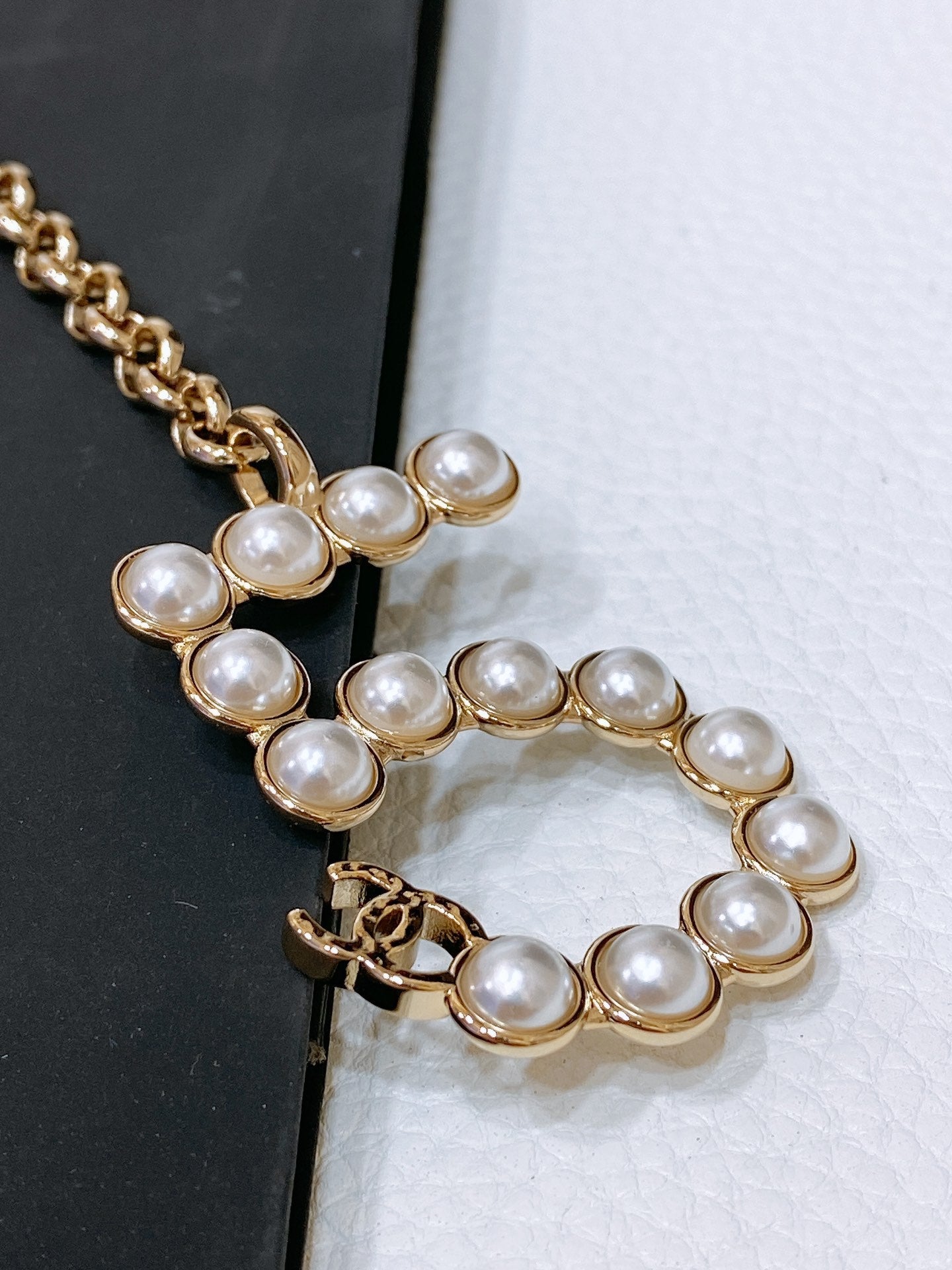 Chanel 2026 Pearl-Embellished Layered Chain Belt