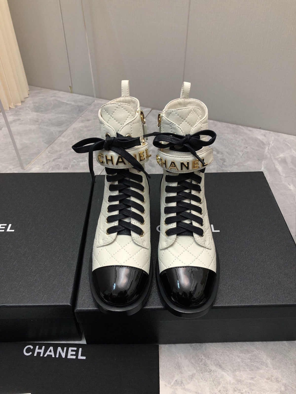 CC Short Boots 45mm In White Mix Black Quilted Lambskin And Glossy Cowhide 950036