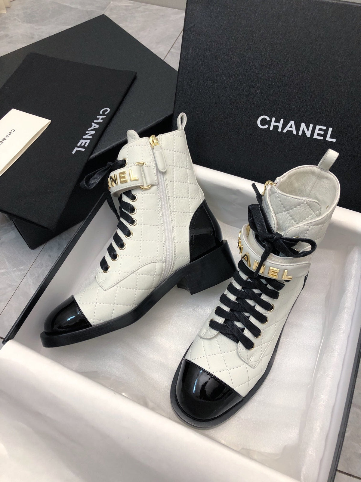 CC Short Boots 45mm In White Mix Black Quilted Lambskin And Glossy Cowhide 950036