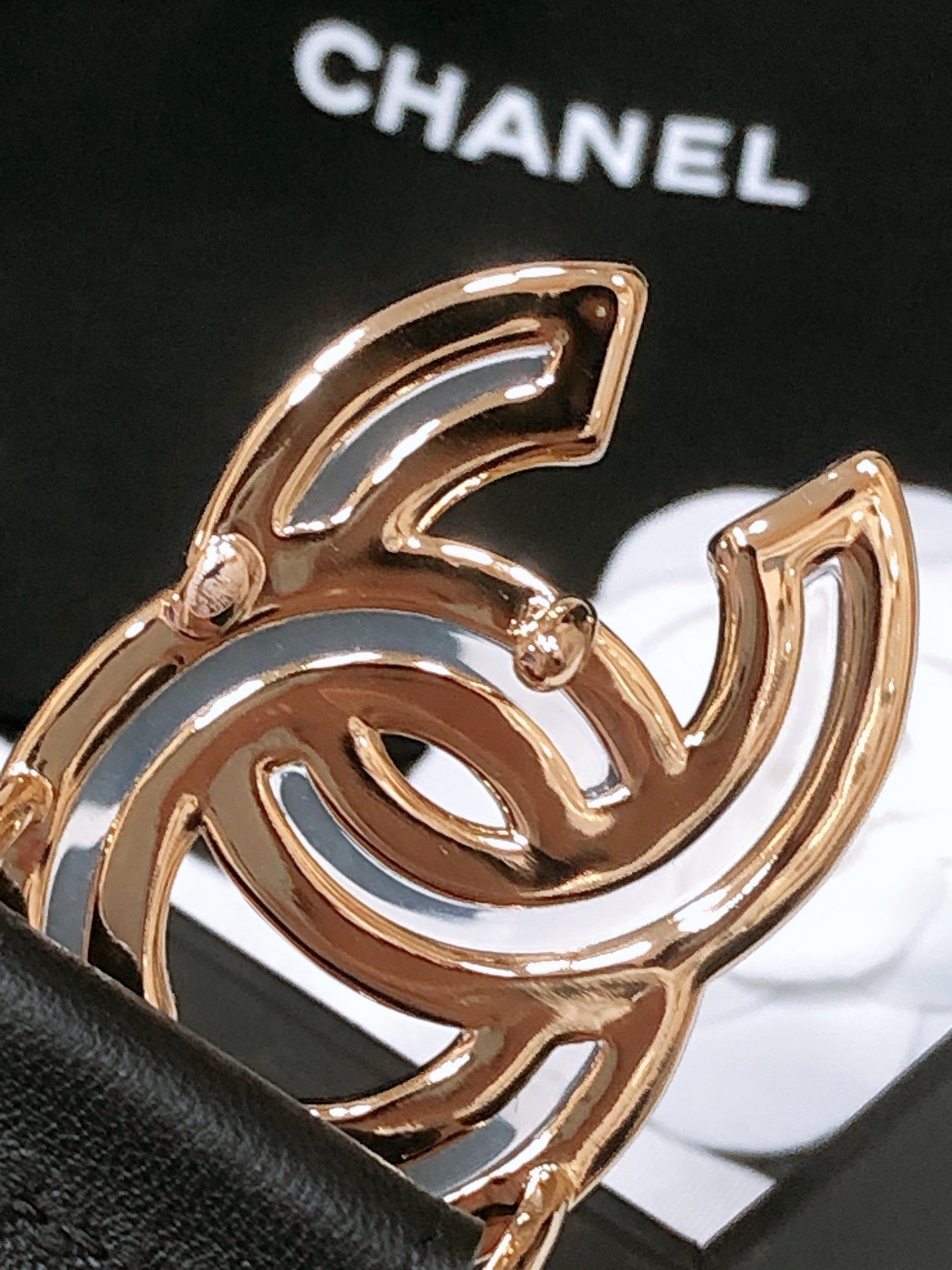 CHANEL BELT 3CM IN BLACK LAMBSKIN WITH GOLD HARDWARE LOGO