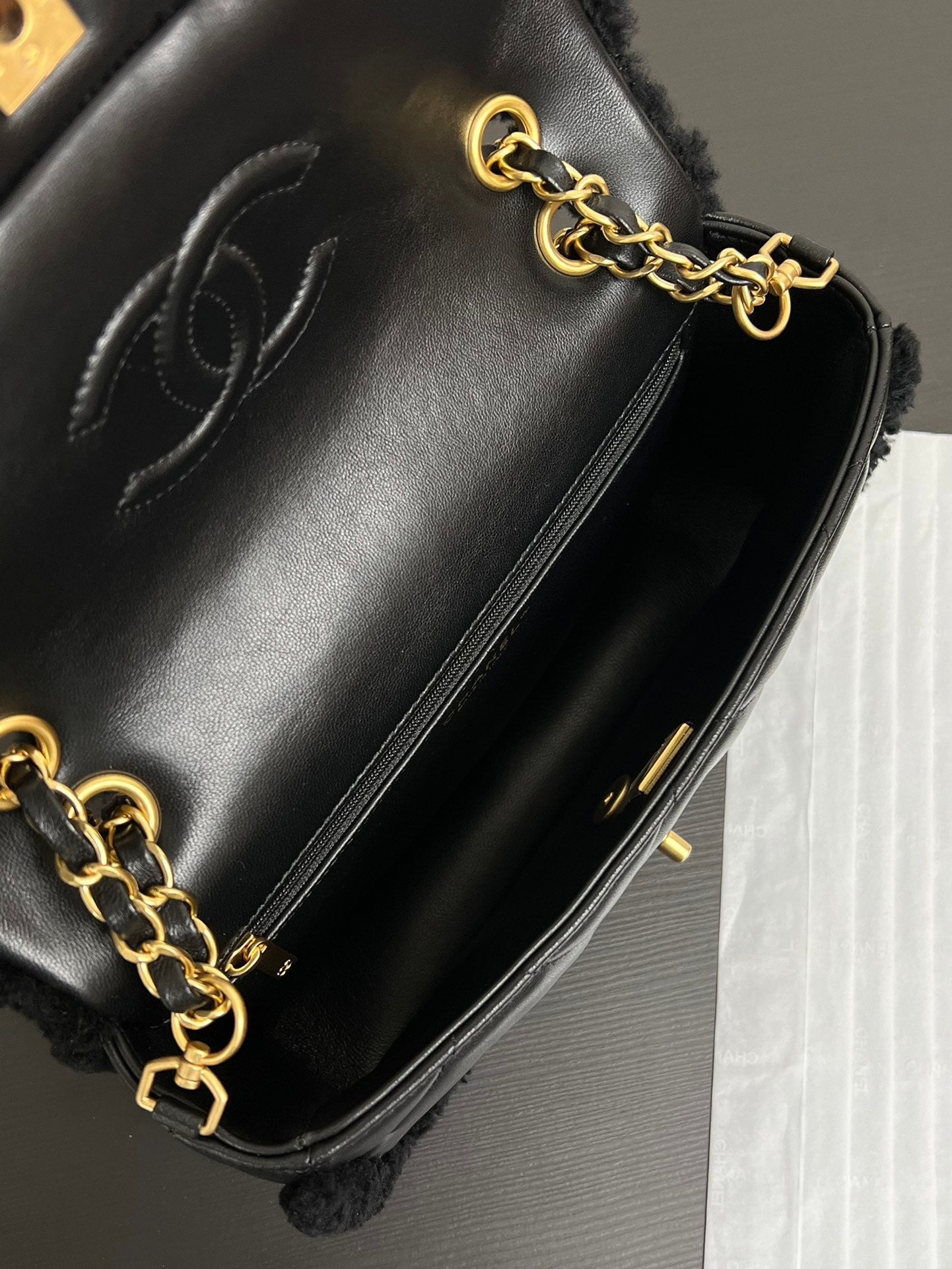 Flap Bag Small 23cm Black Sherling Lambskin Gold Hardware