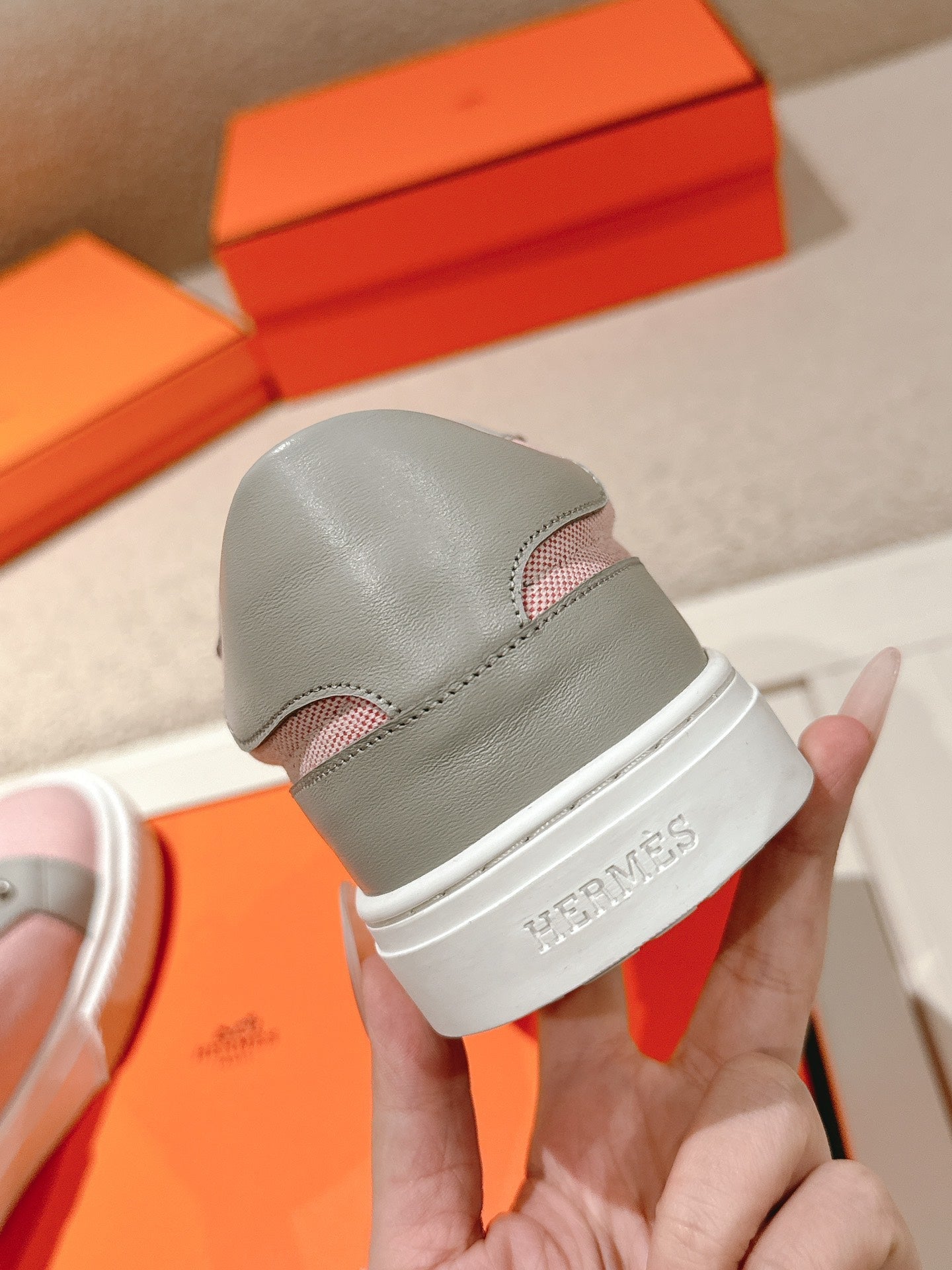 HM 25ss Kelly Buckle Sneakers Pink Gray Cowhide Canvas 577488