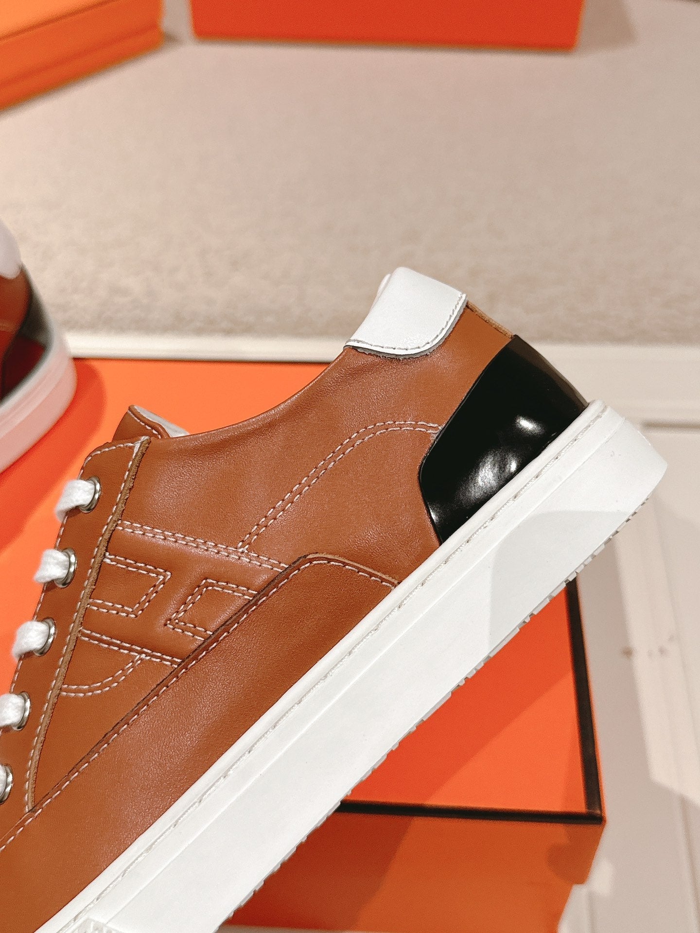 HM 25ss Sneakers Brown Cowhide 577535