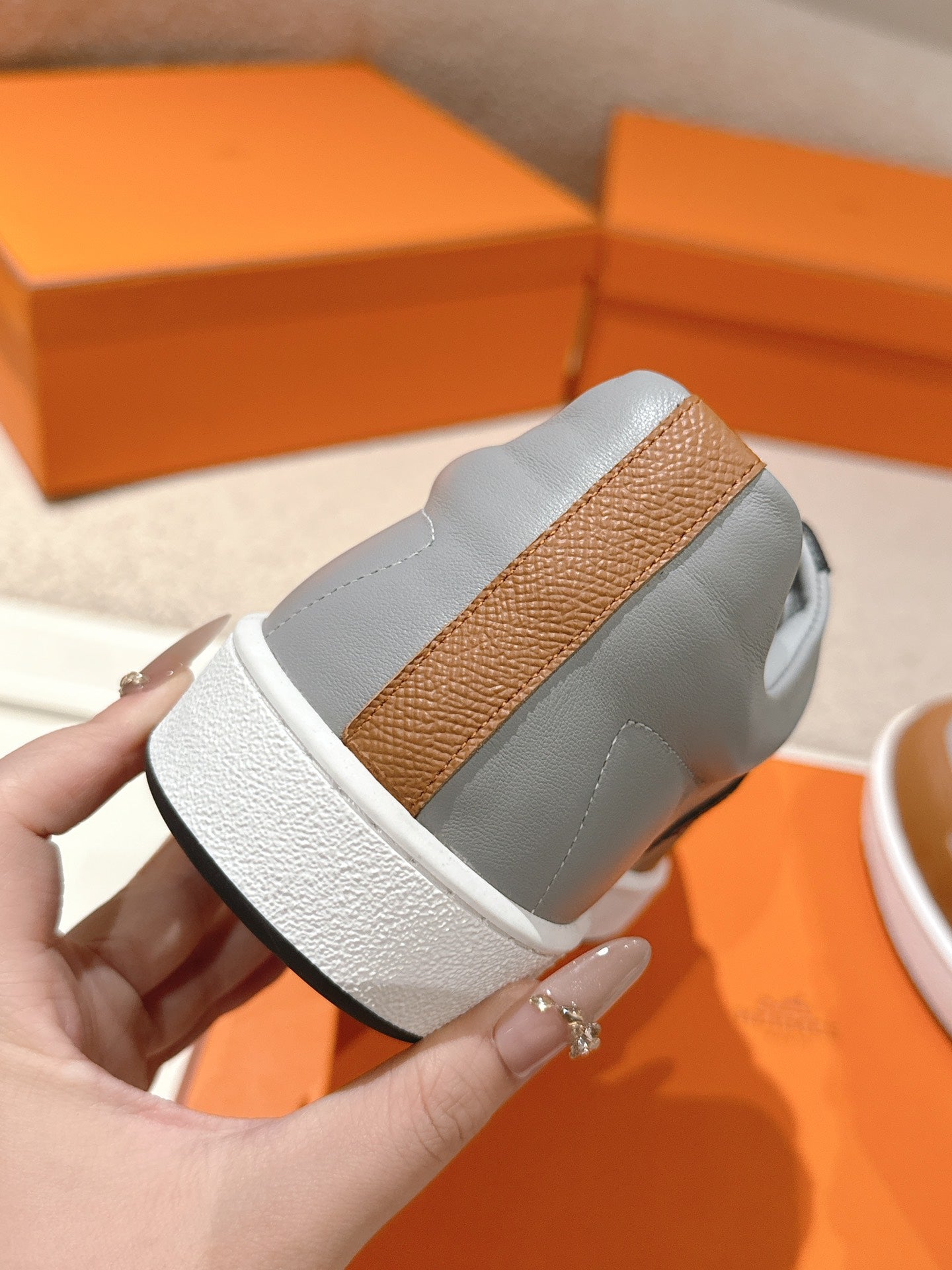 HM 25ss Sneakers Gray Black Brown Cowhide 577546