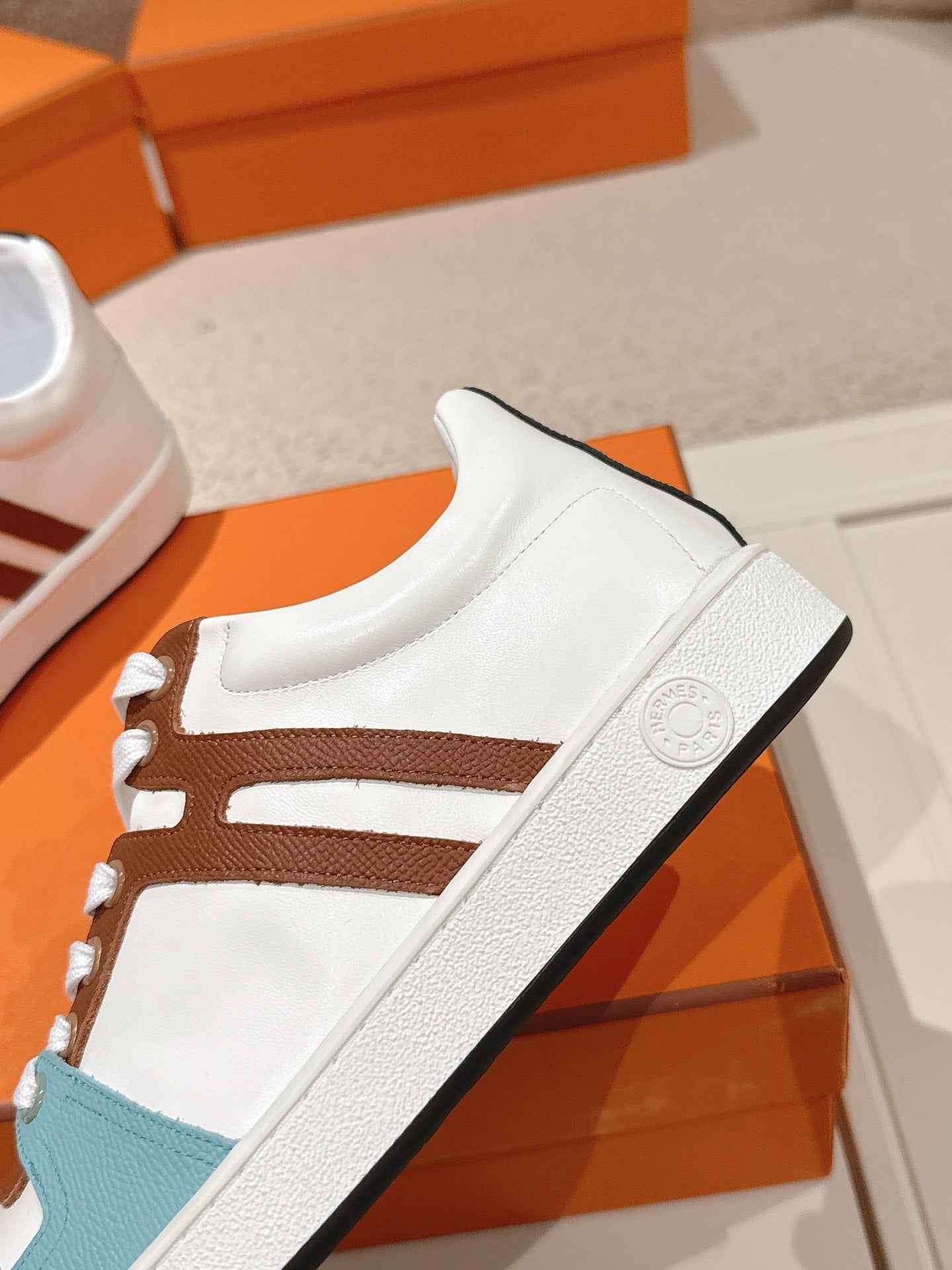 HM 25ss Sneakers White Blue Brown Cowhide 577547