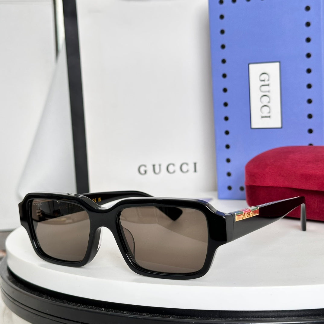 Gucci Sunglasses 679444