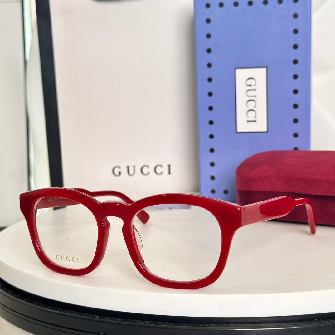 Gucci Sunglasses 690832