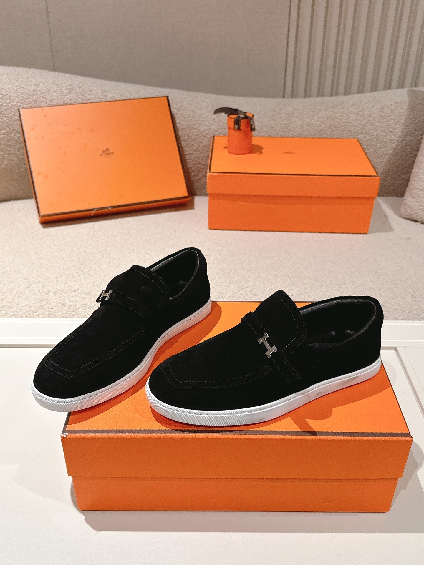 HM 25ss Loafers Black Suede 577160