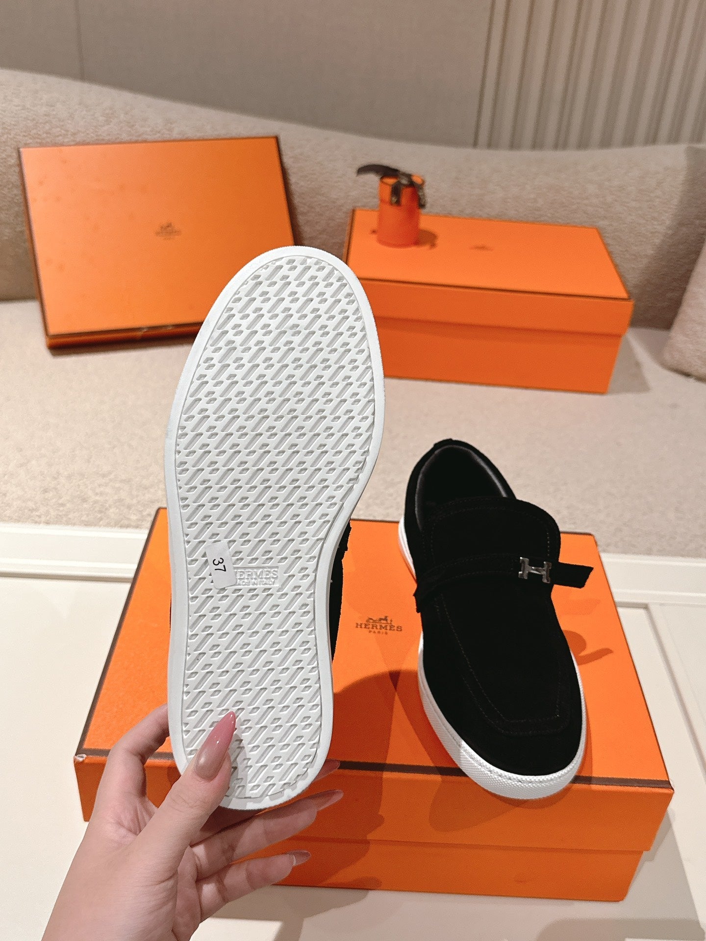 HM 25ss Loafers Black Suede 577160