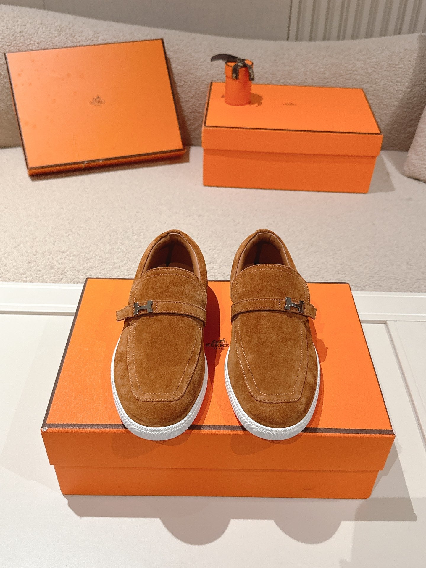 HM 25ss Loafers Camel Brown Suede 577161