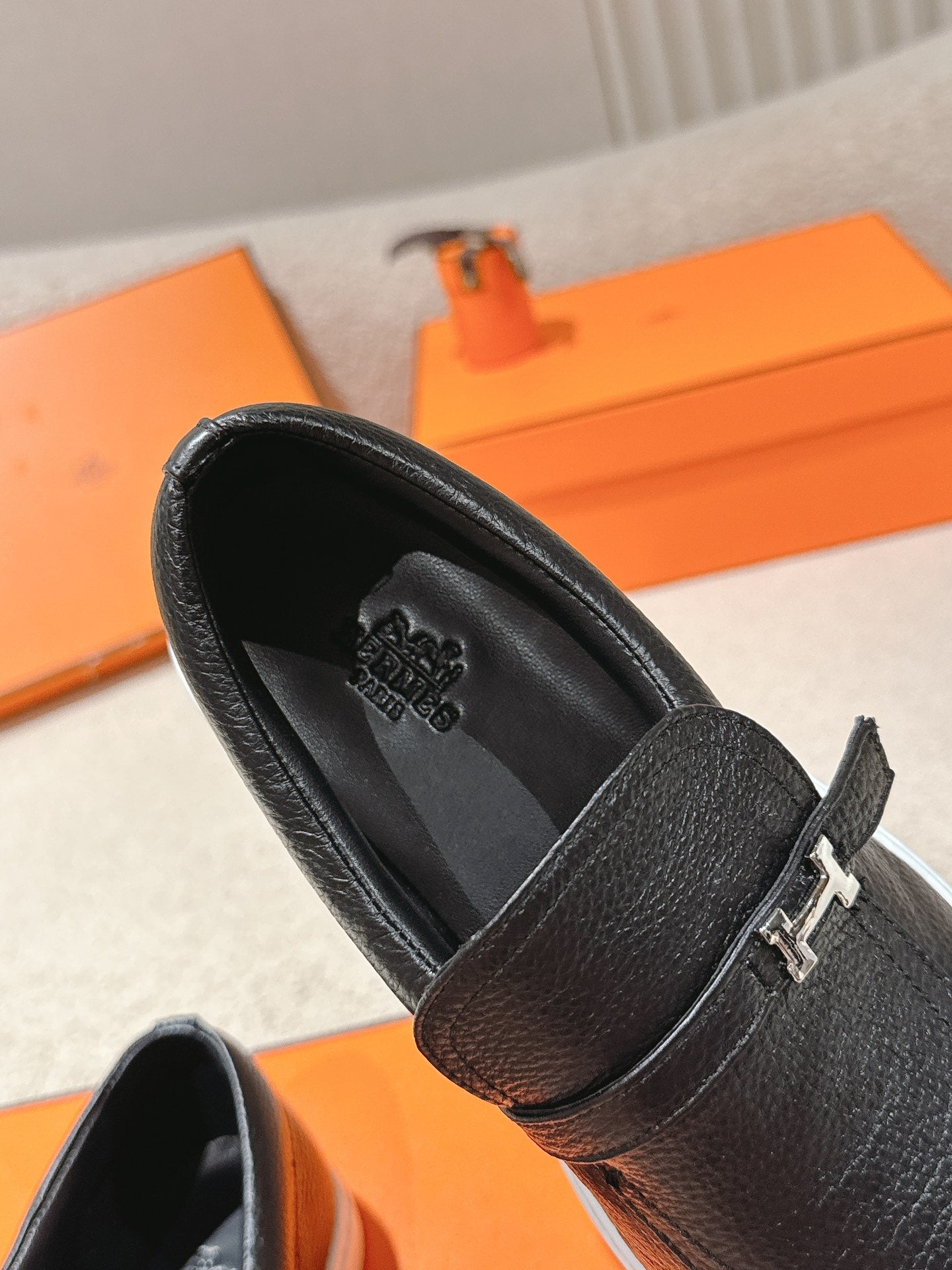 HM 25ss Loafers Black Sheepskin 577164