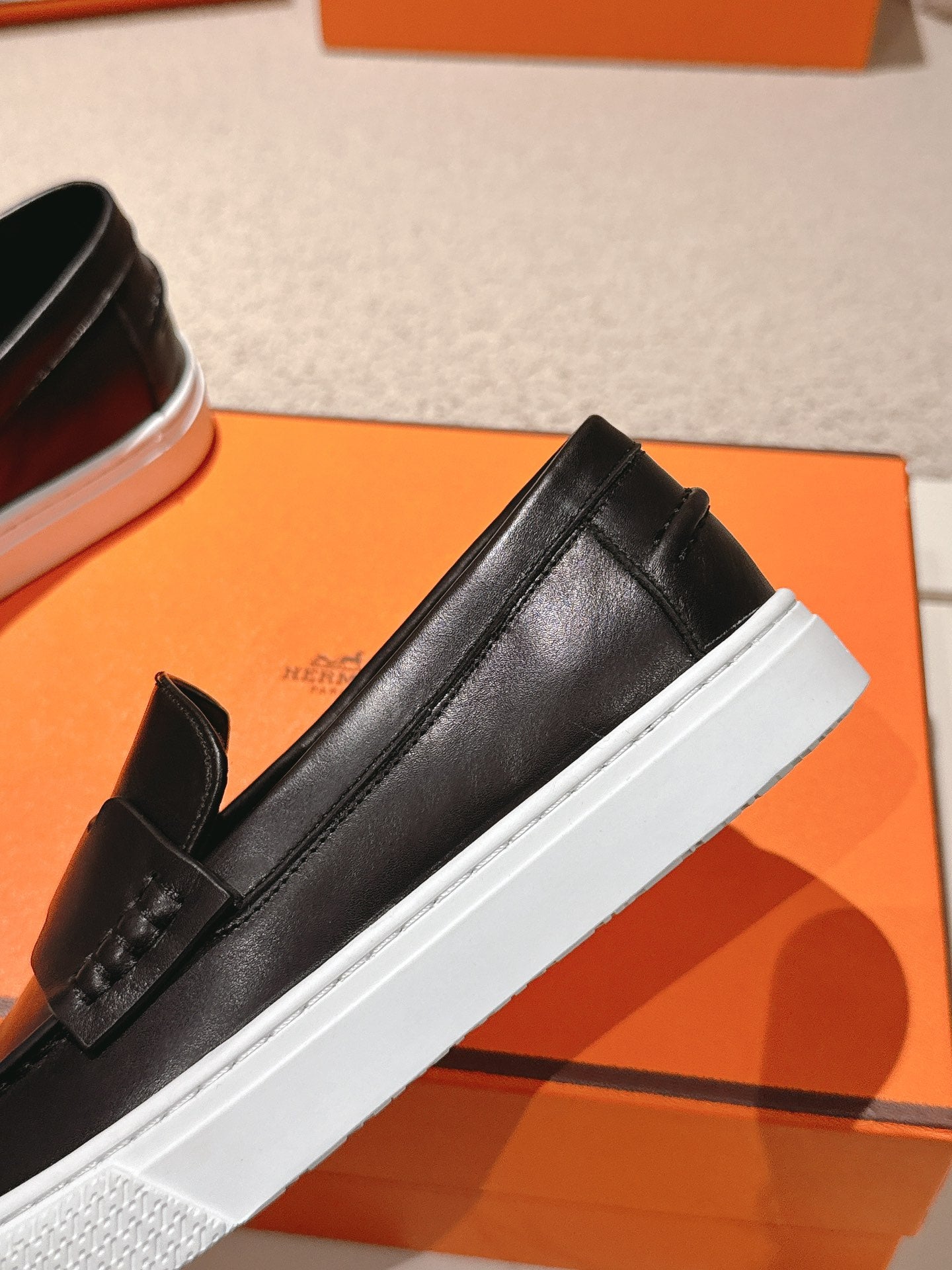 HM 25ss Platform Loafers Black Sheepskin 577172