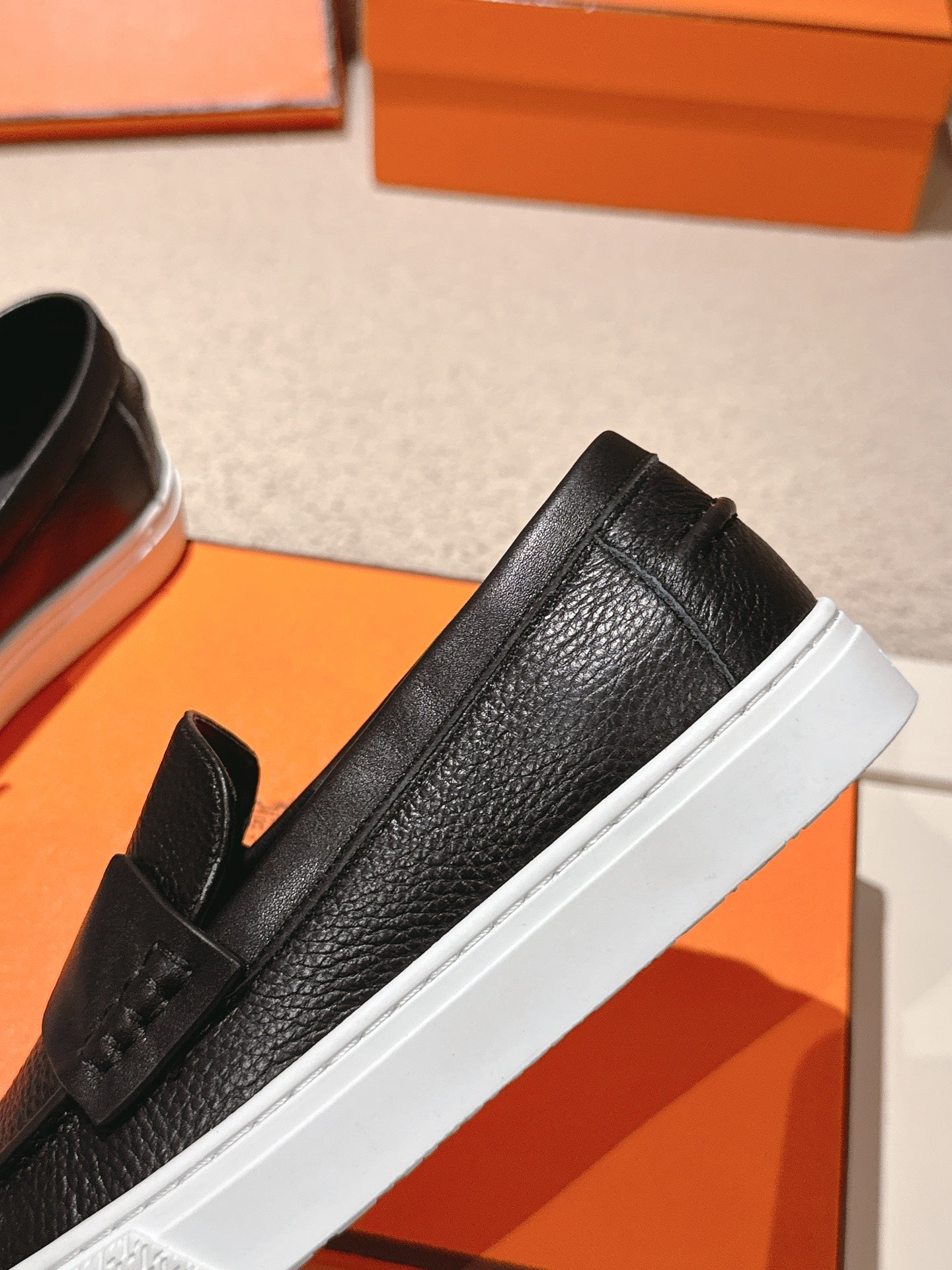 HM 25ss Platform Loafers Black Sheepskin 577175