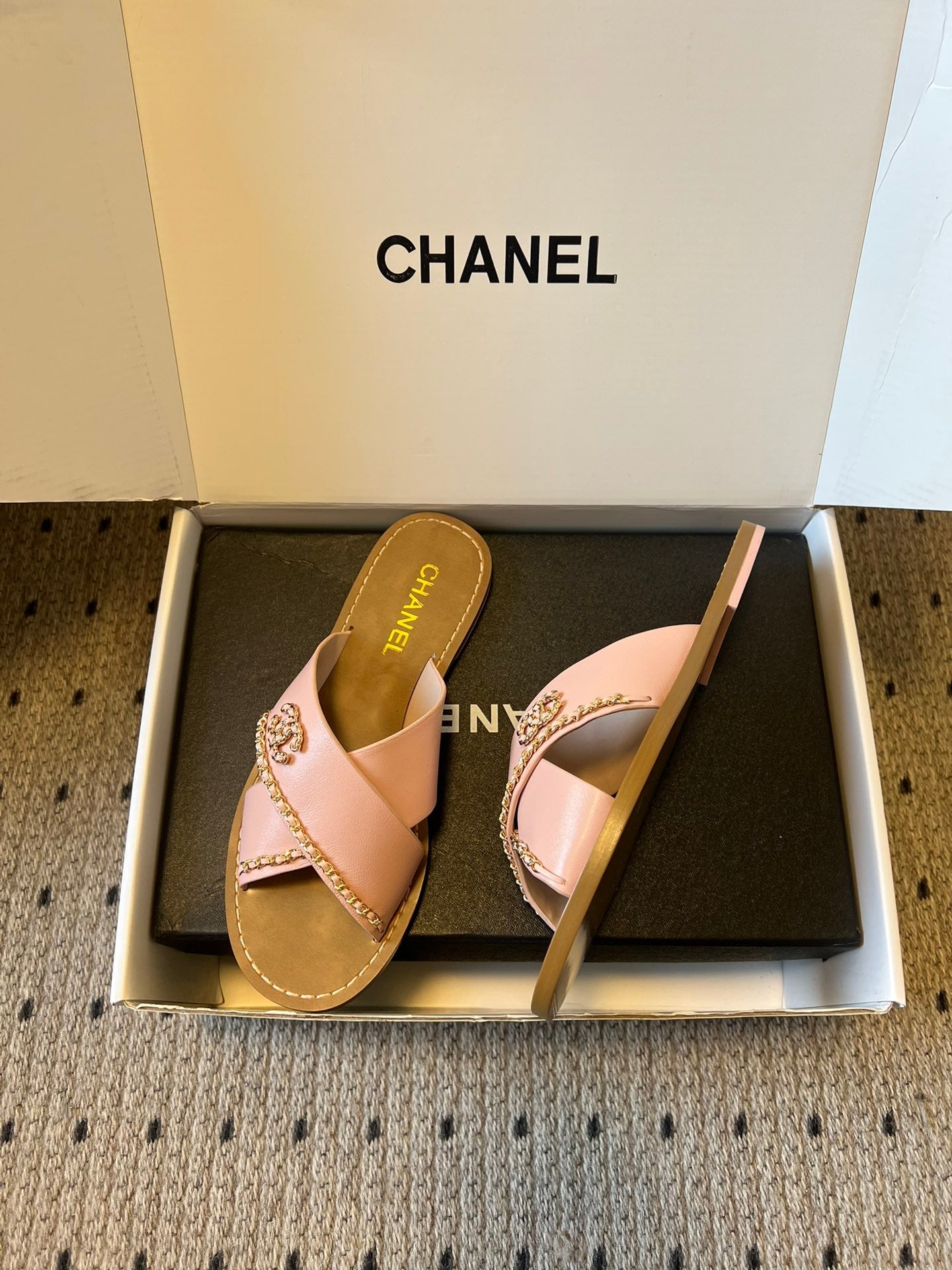 CC 26s Flat Sandals Pink Brown Cowhide 627193